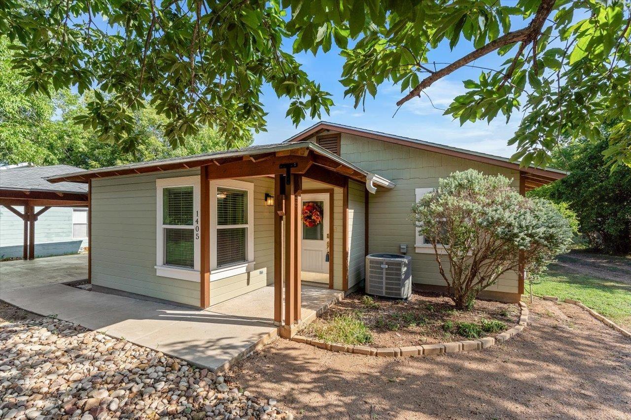 Johnson St, Marble Falls, TX 78654