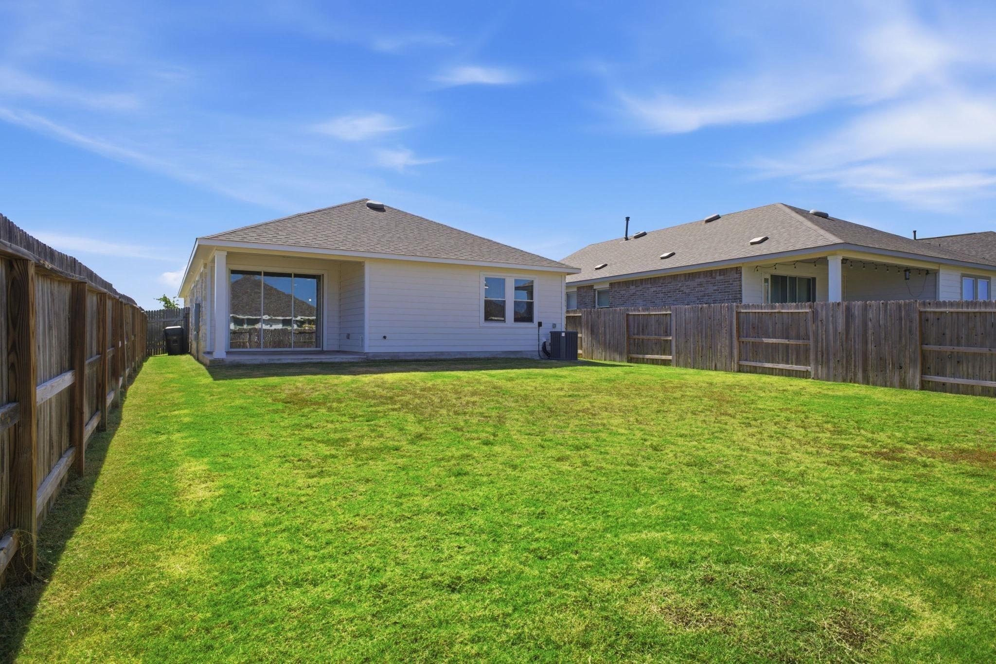 Ladolia Ln, San Marcos, TX 78666