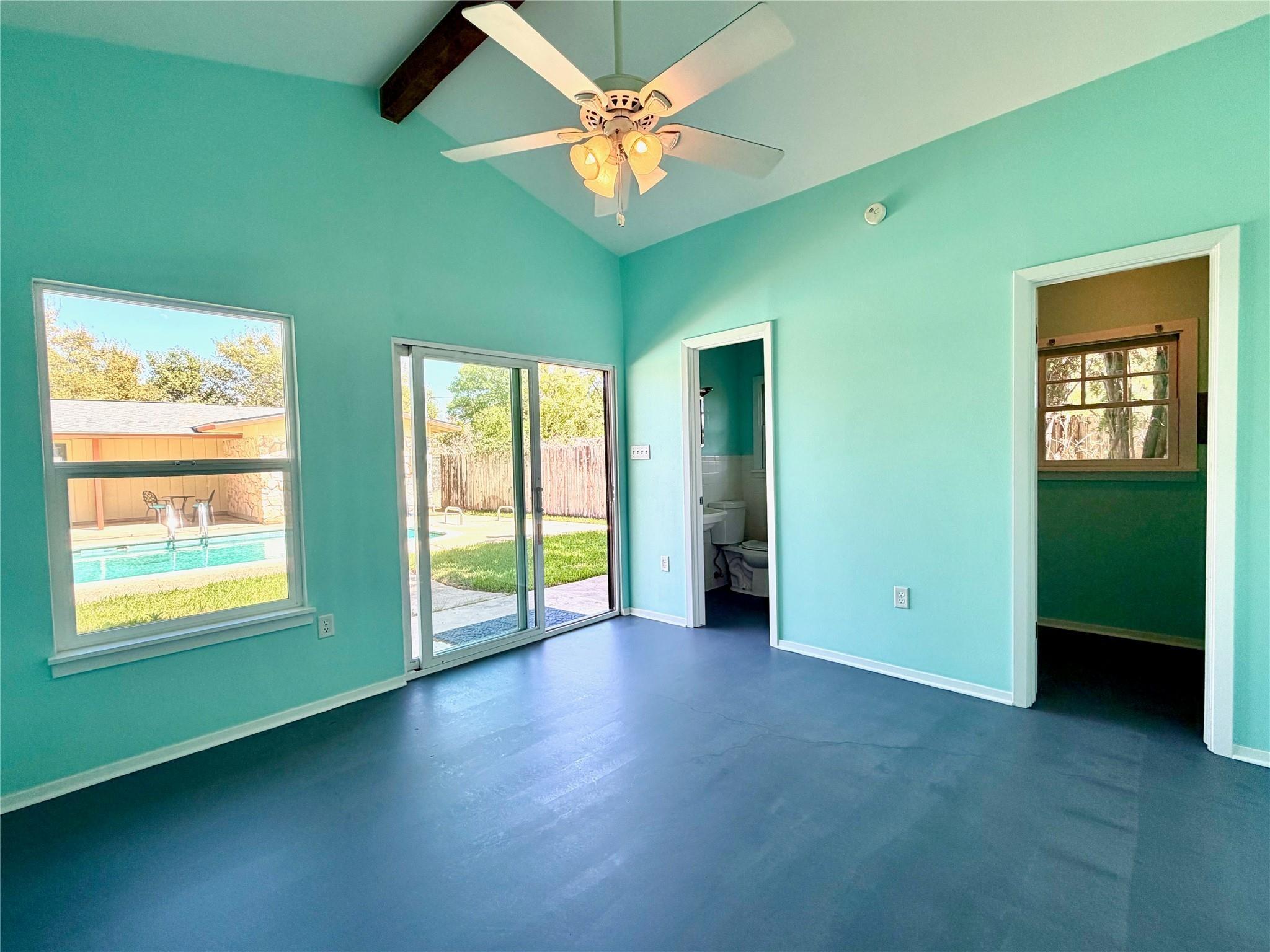 Oaklane Dr, Universal City, TX 78148