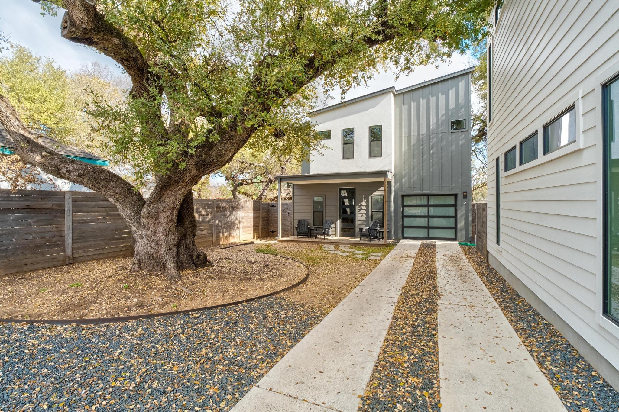 Oakgrove Ave, Austin, TX 78702