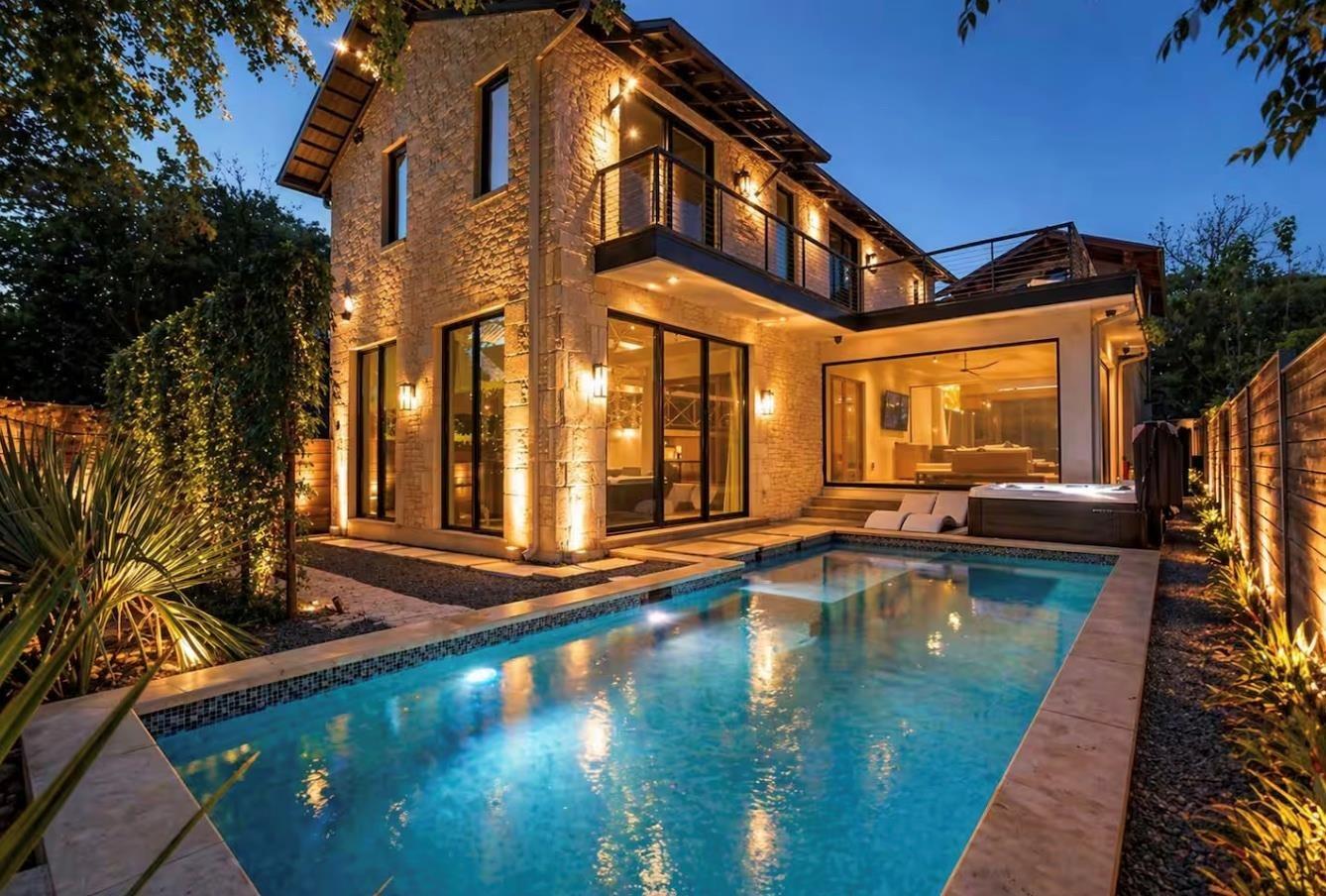 S 4th St, Austin, TX 78704