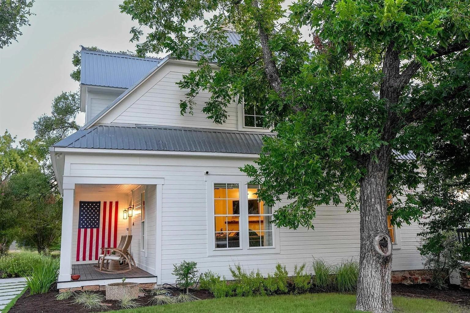 Avenue E, Marble Falls, TX 78654