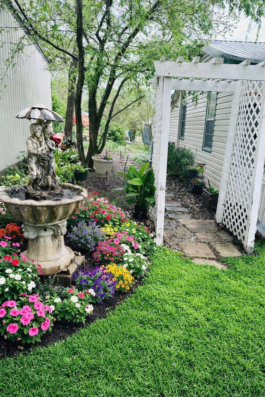 E Darleen Dr, Leander, TX 78641