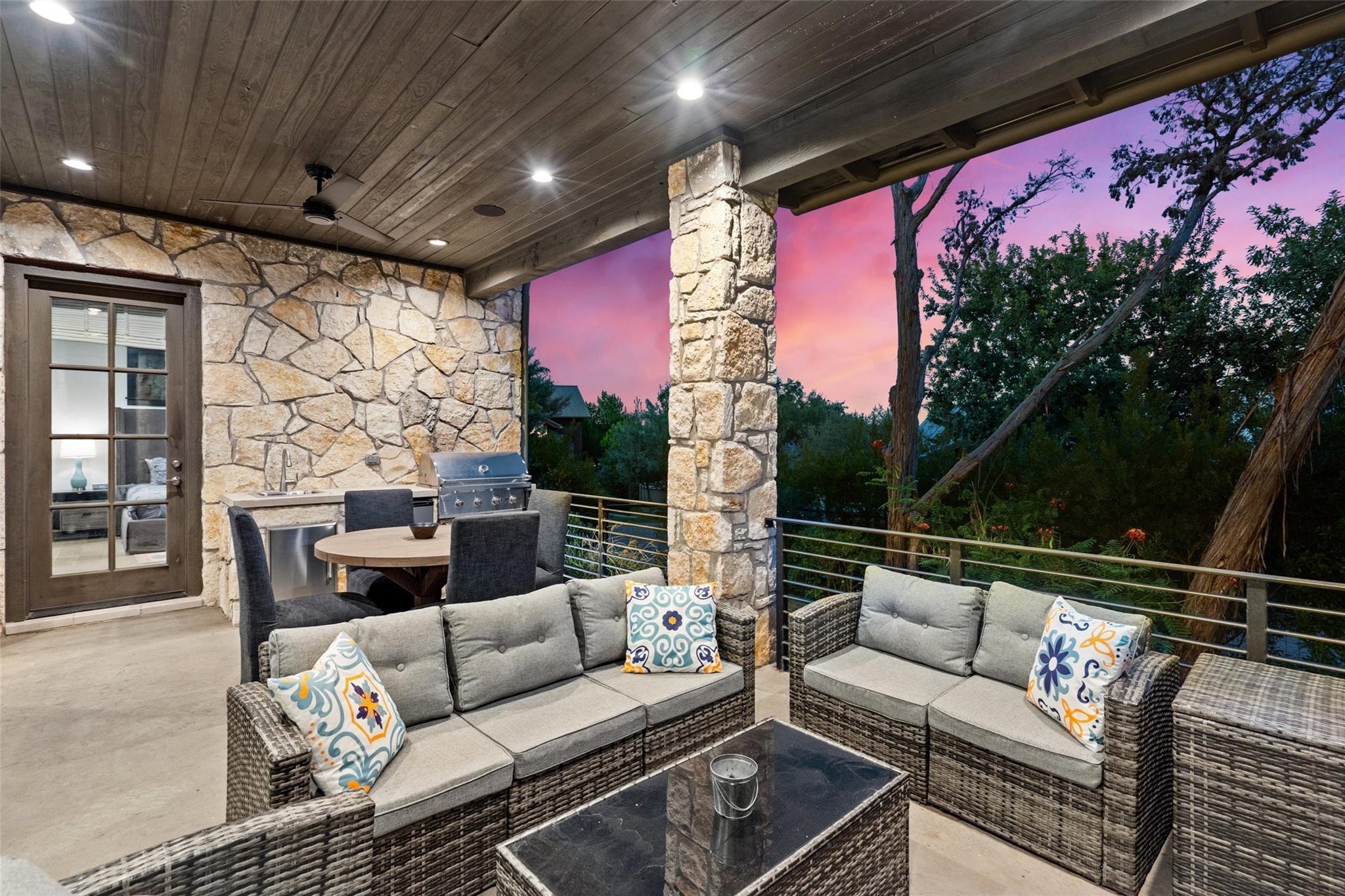 Keeneland Cv, Spicewood, TX 78669