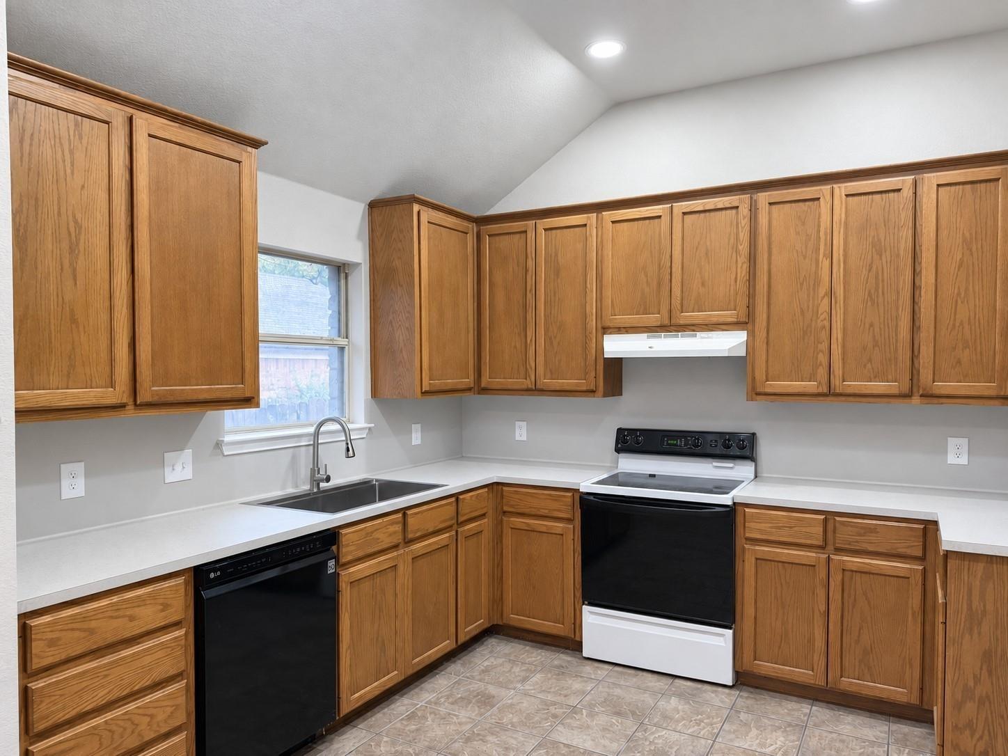 Debora Dr, Georgetown, TX 78628