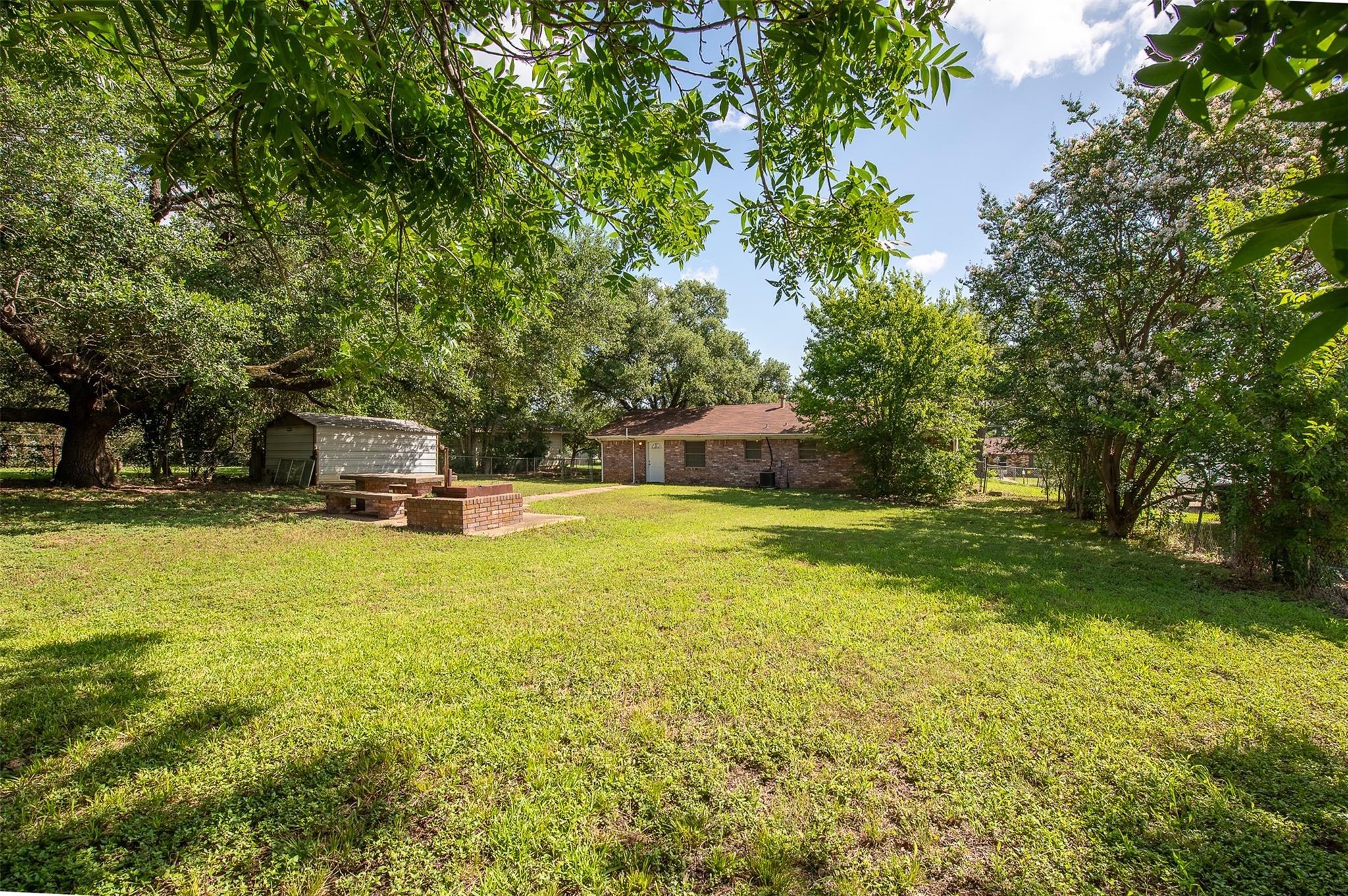 N Echols St, Caldwell, TX 77836