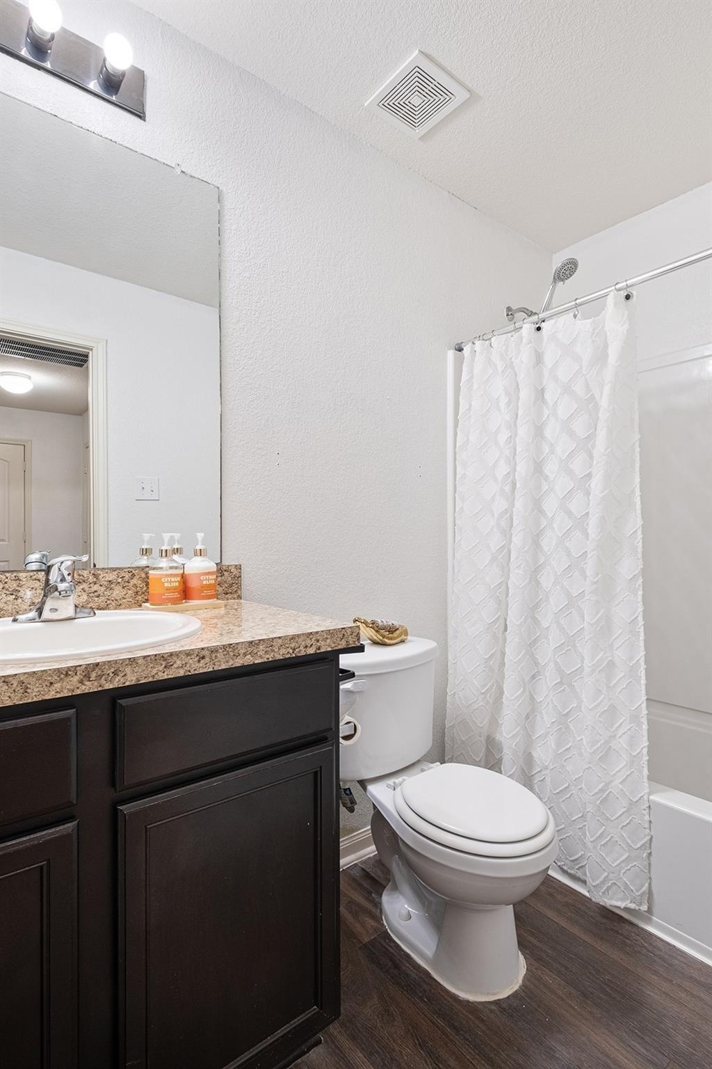 Koontz Loop, Jarrell, TX 76537