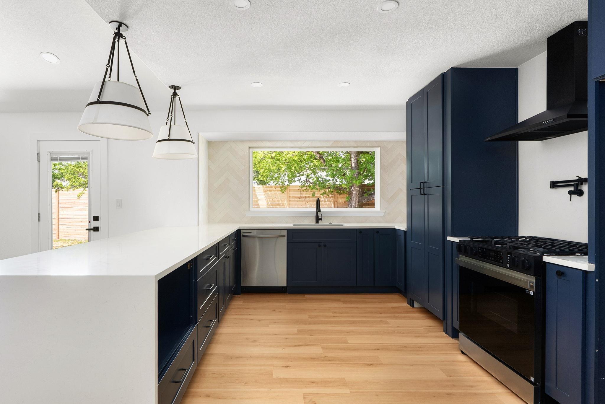 Cedarlawn Cir, Austin, TX 78723