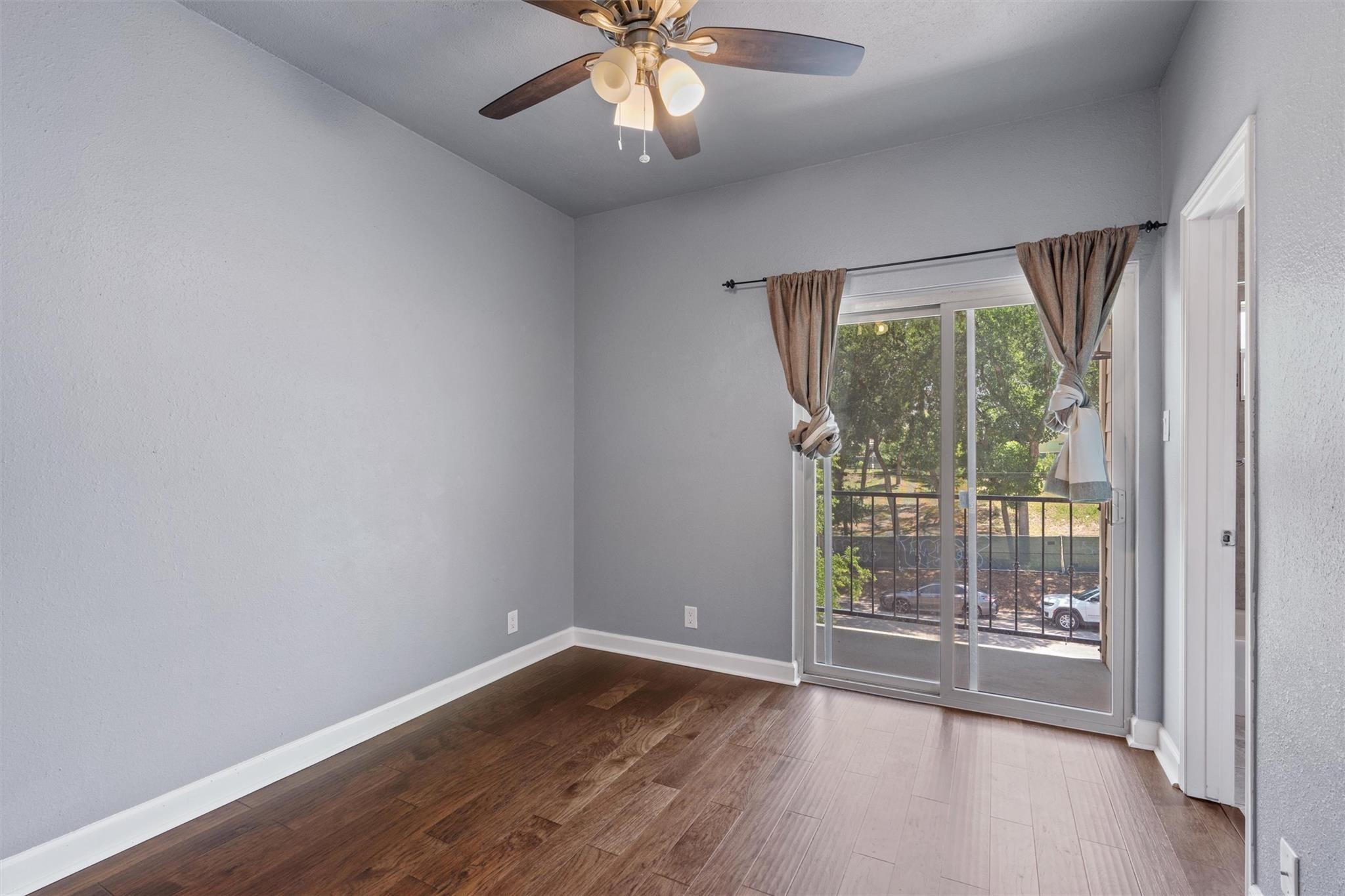 Longview St, Austin, TX 78705