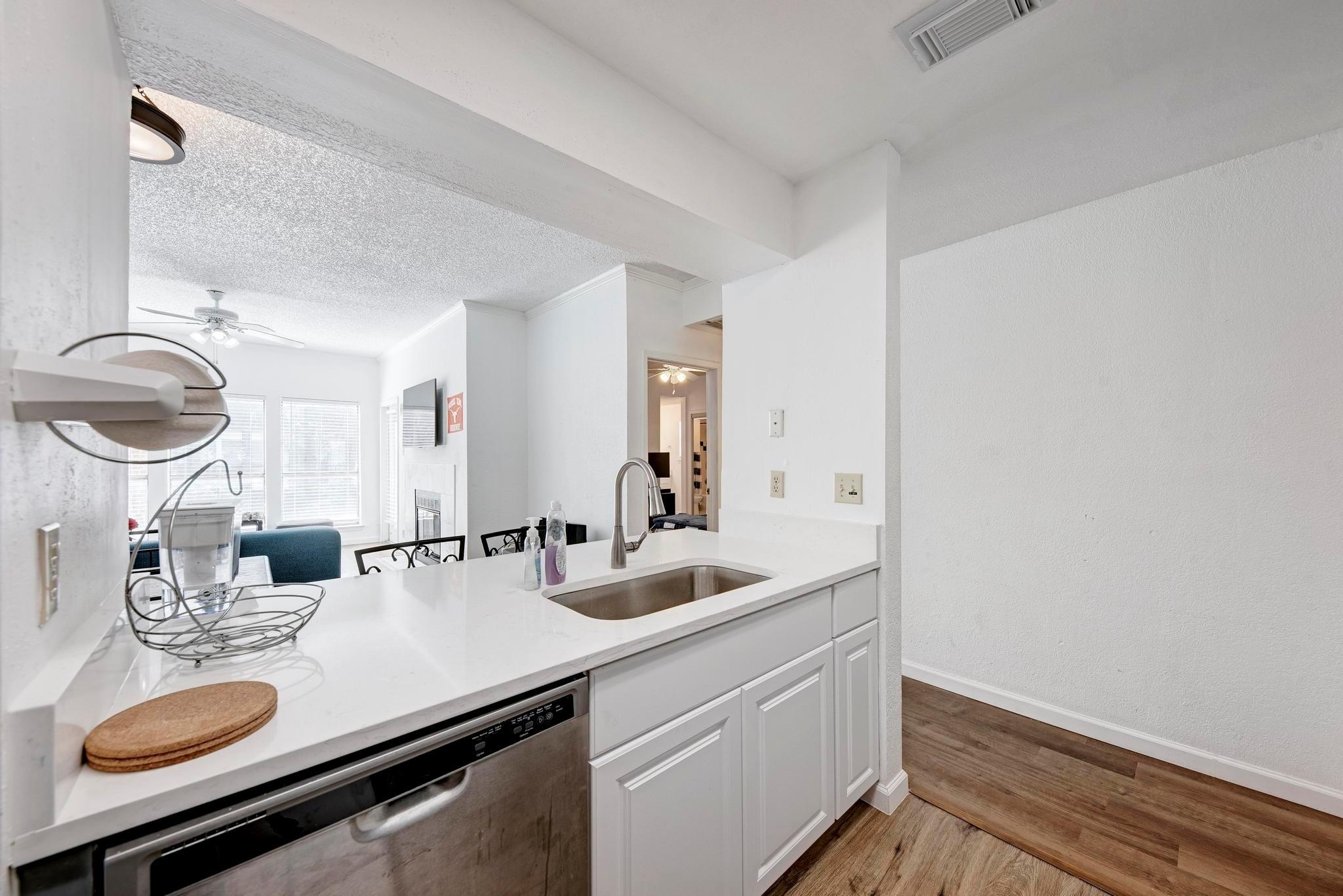 W 25th St, Austin, TX 78705