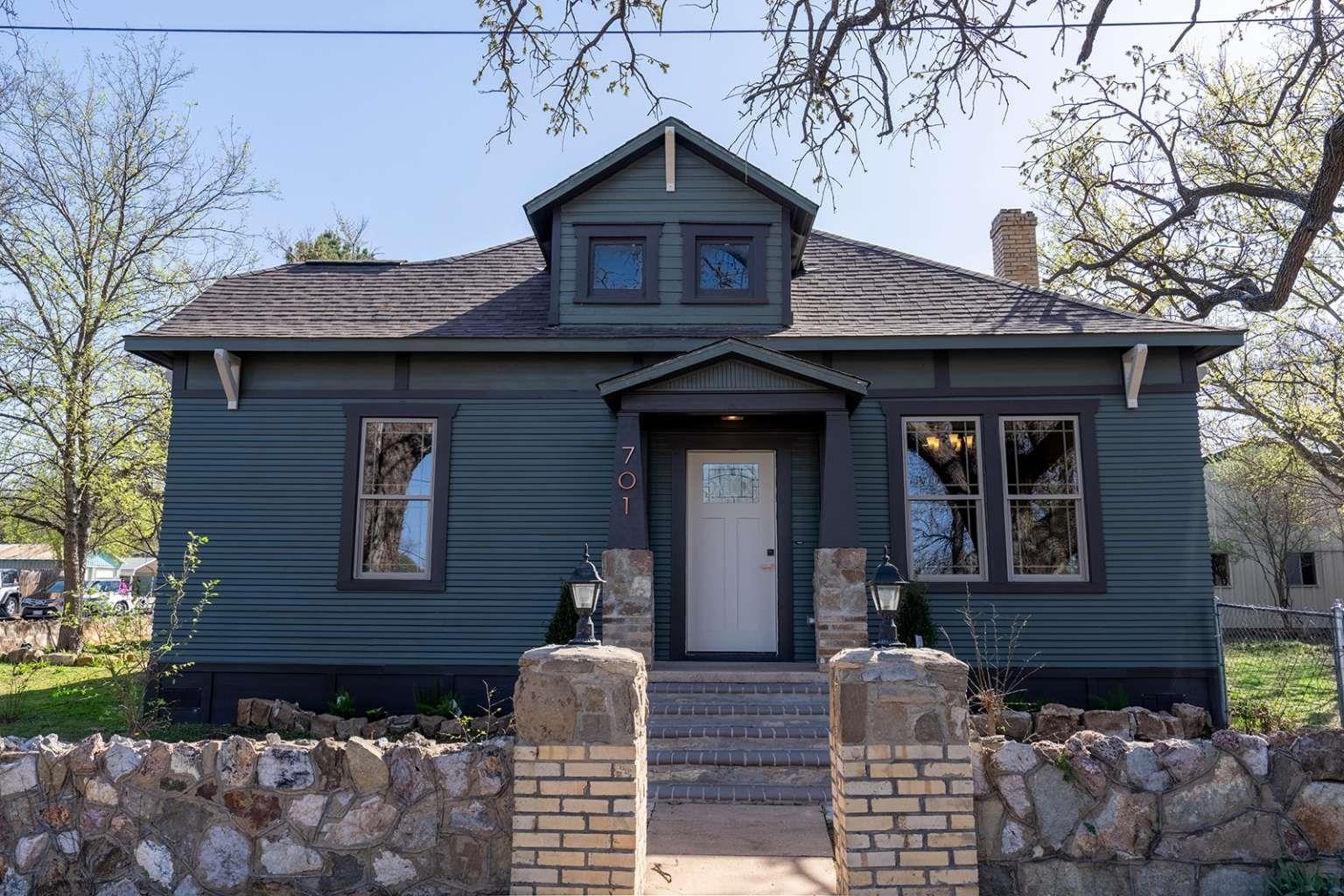 S Vandeveer St, Burnet, TX 78611