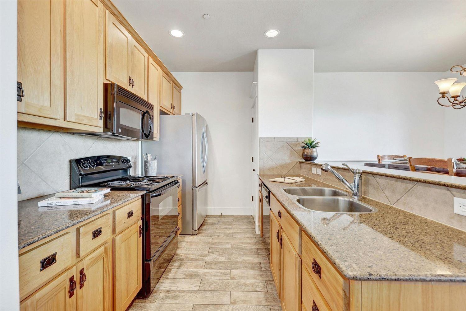 Maritime Point Dr, Jonestown, TX 78645
