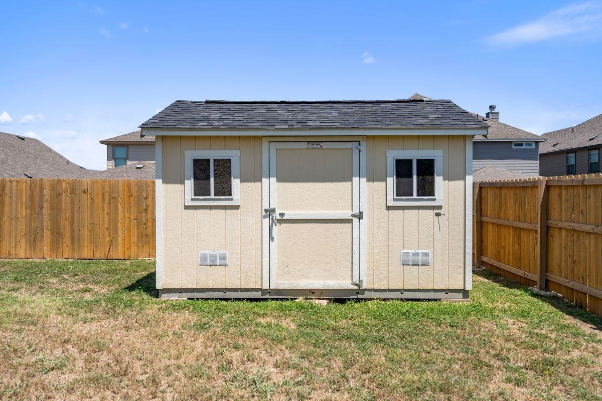 Redwood Dr, Kyle, TX 78640