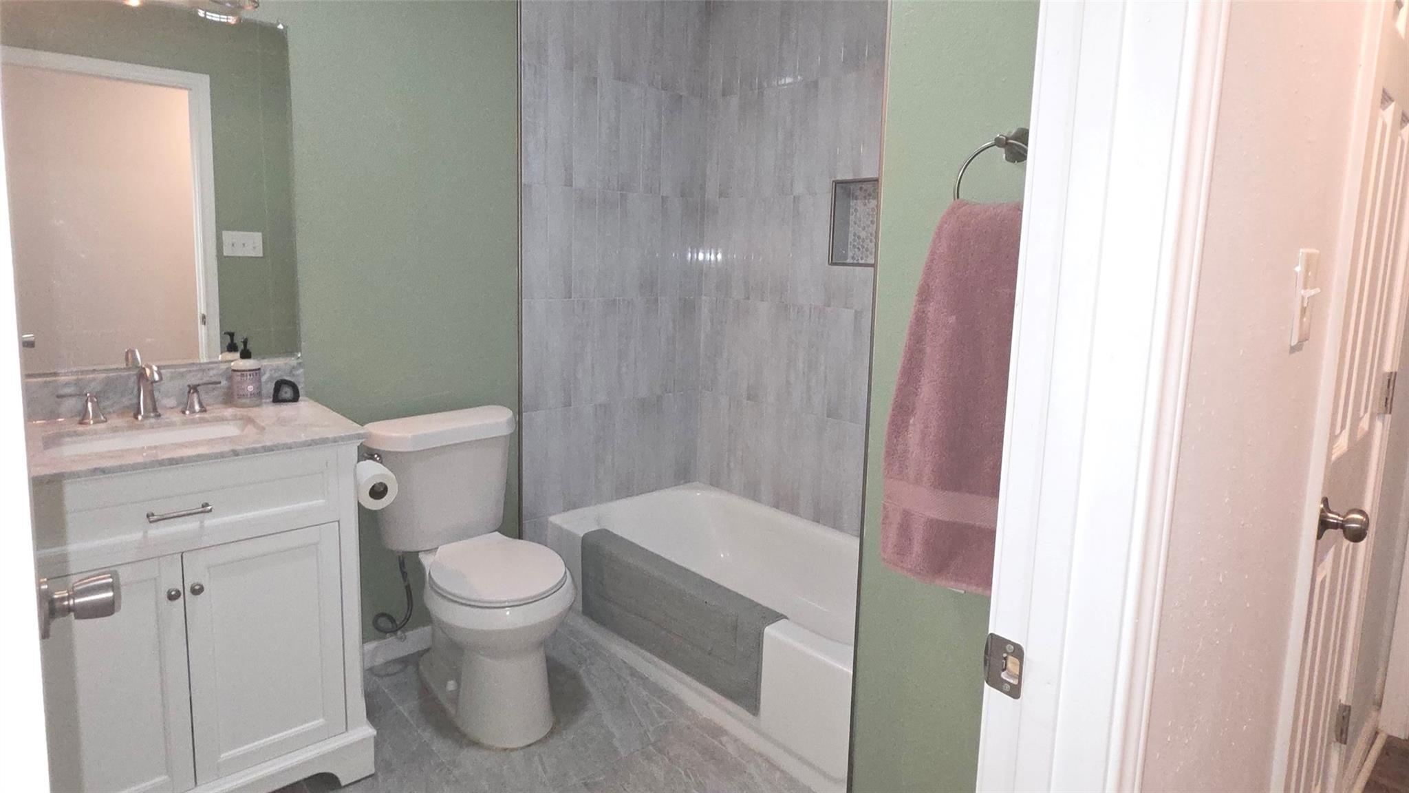 Dovewood Dr, Austin, TX 78744