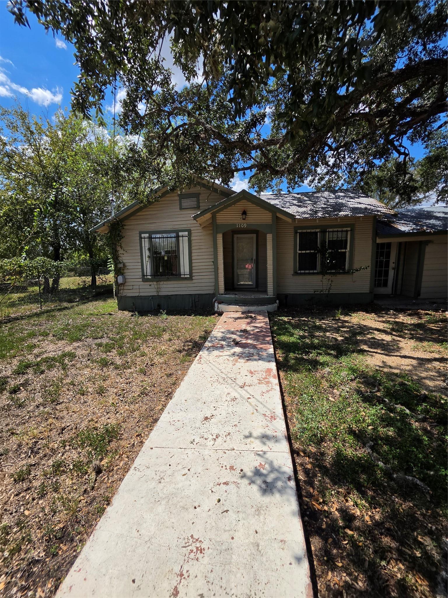 Pecos St, Lockhart, TX 78644