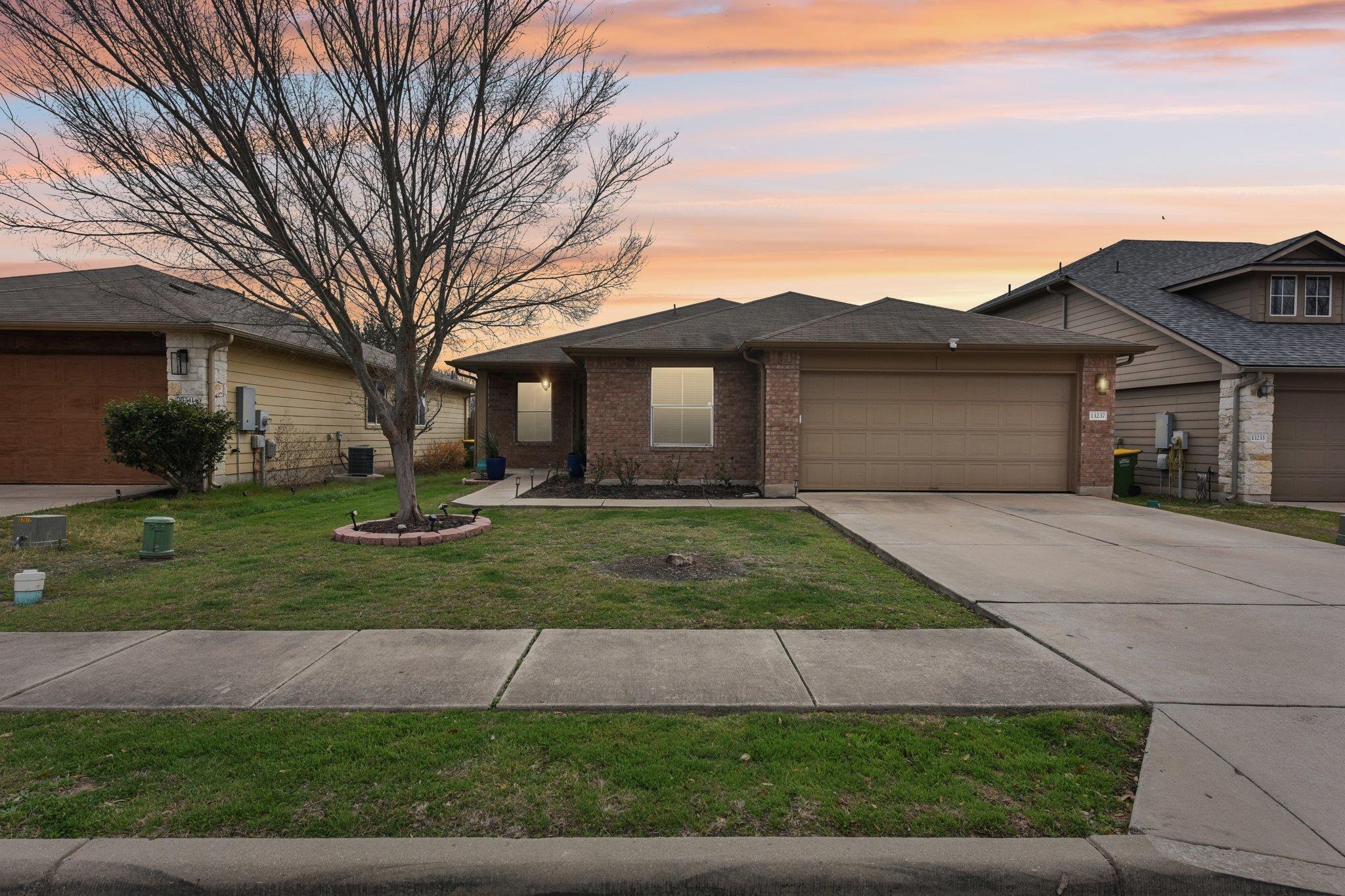 Ring Dr, Manor, TX 78653