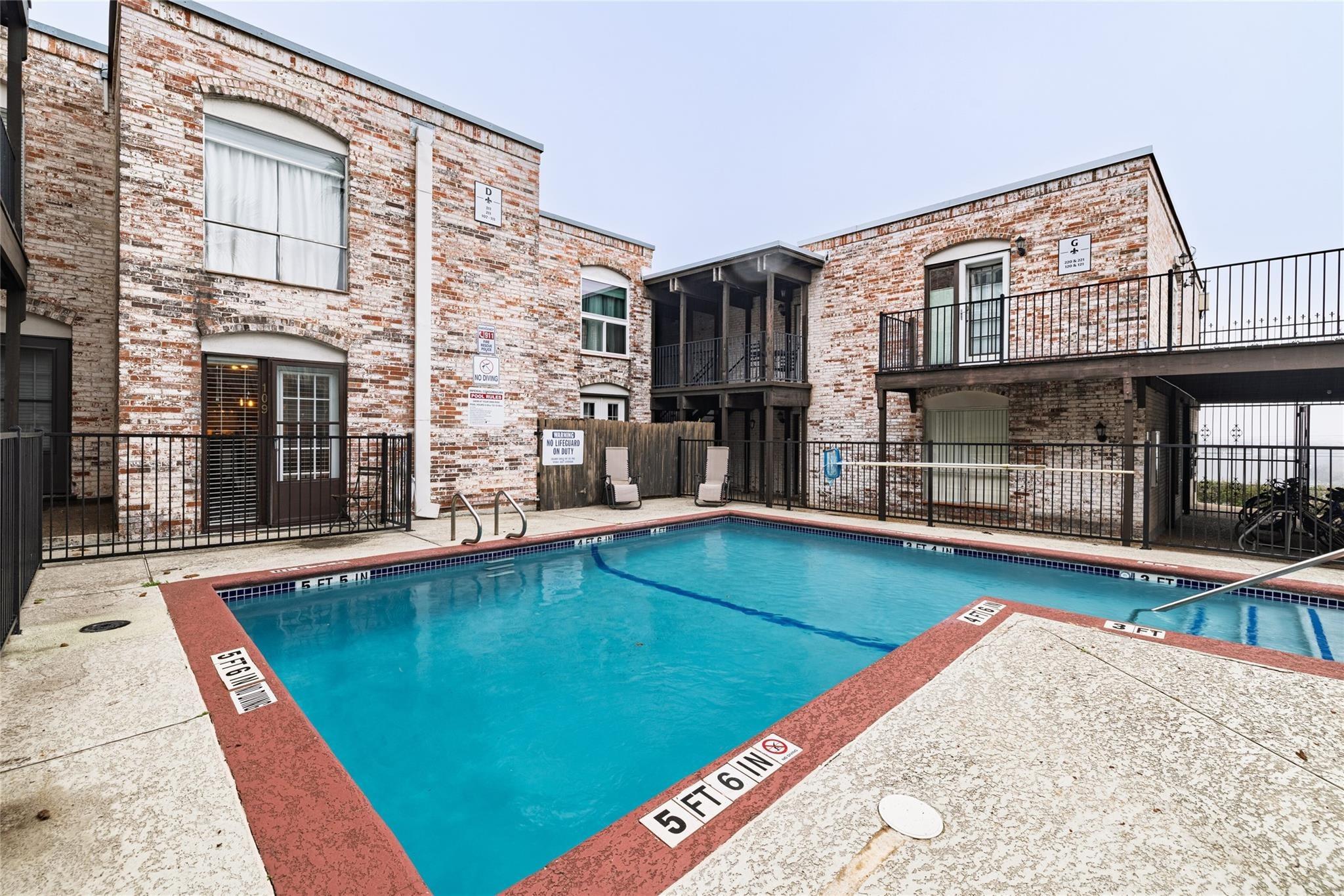 E Hill Dr, Austin, TX 78731