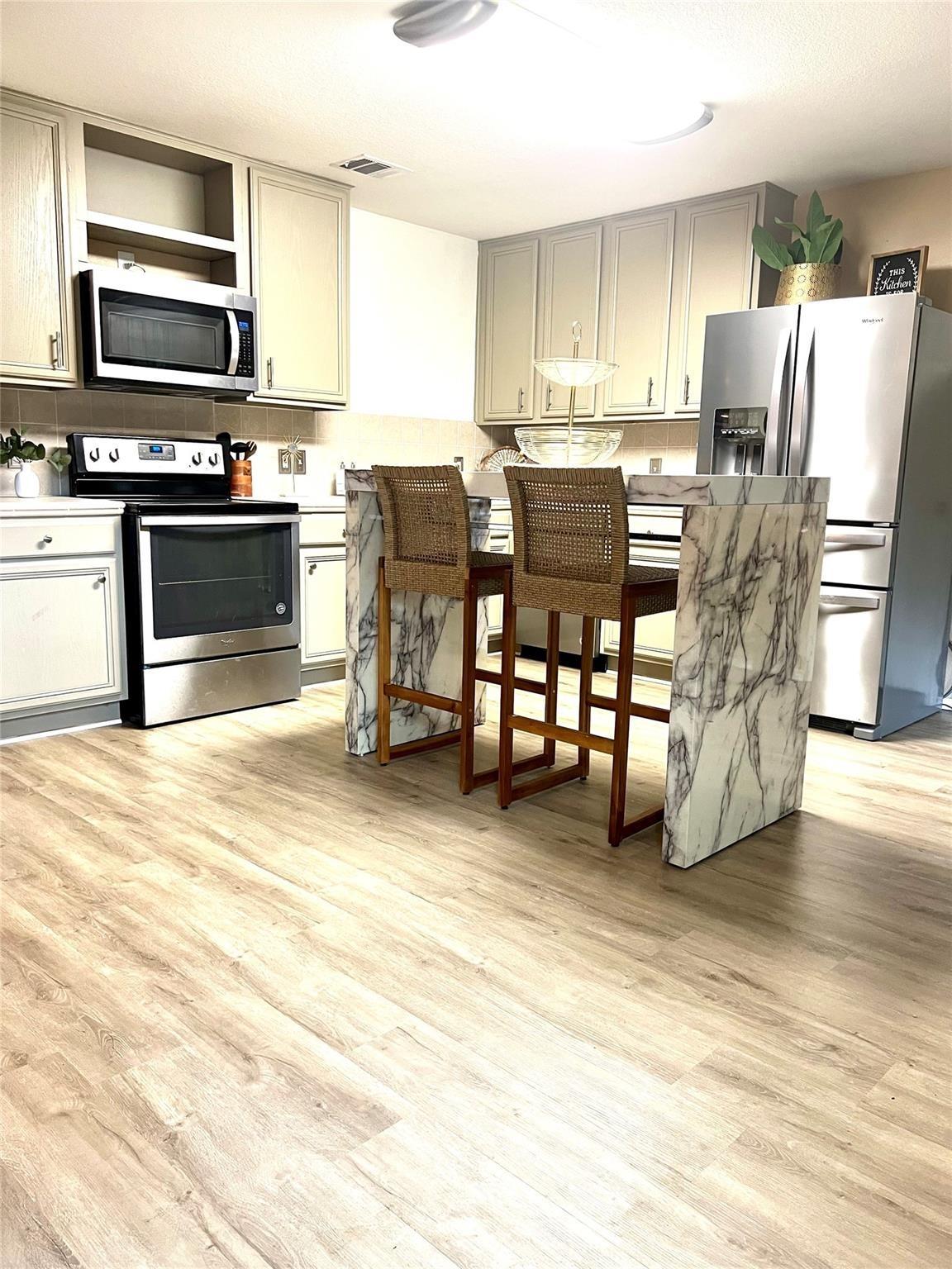 E Wildflower Blvd, Marble Falls, TX 78654
