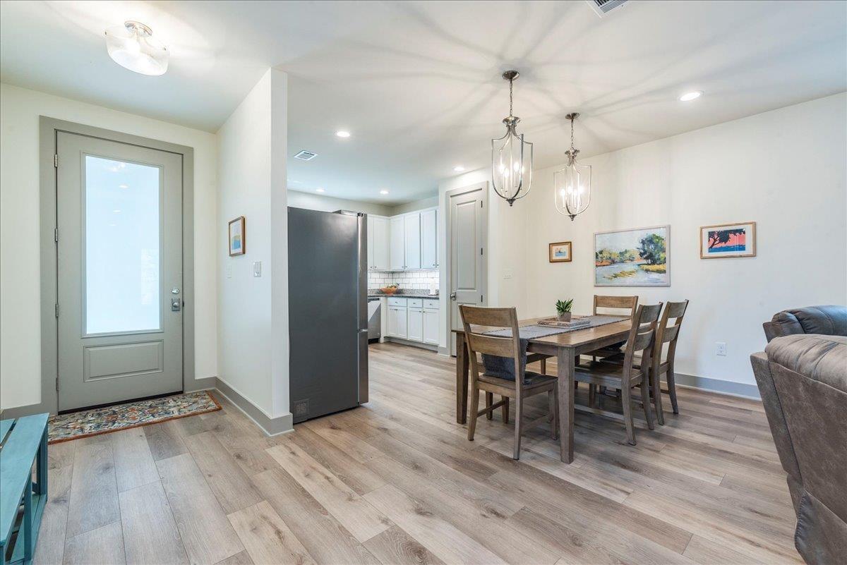 Oak Ln, Cottonwood Shores, TX 78657