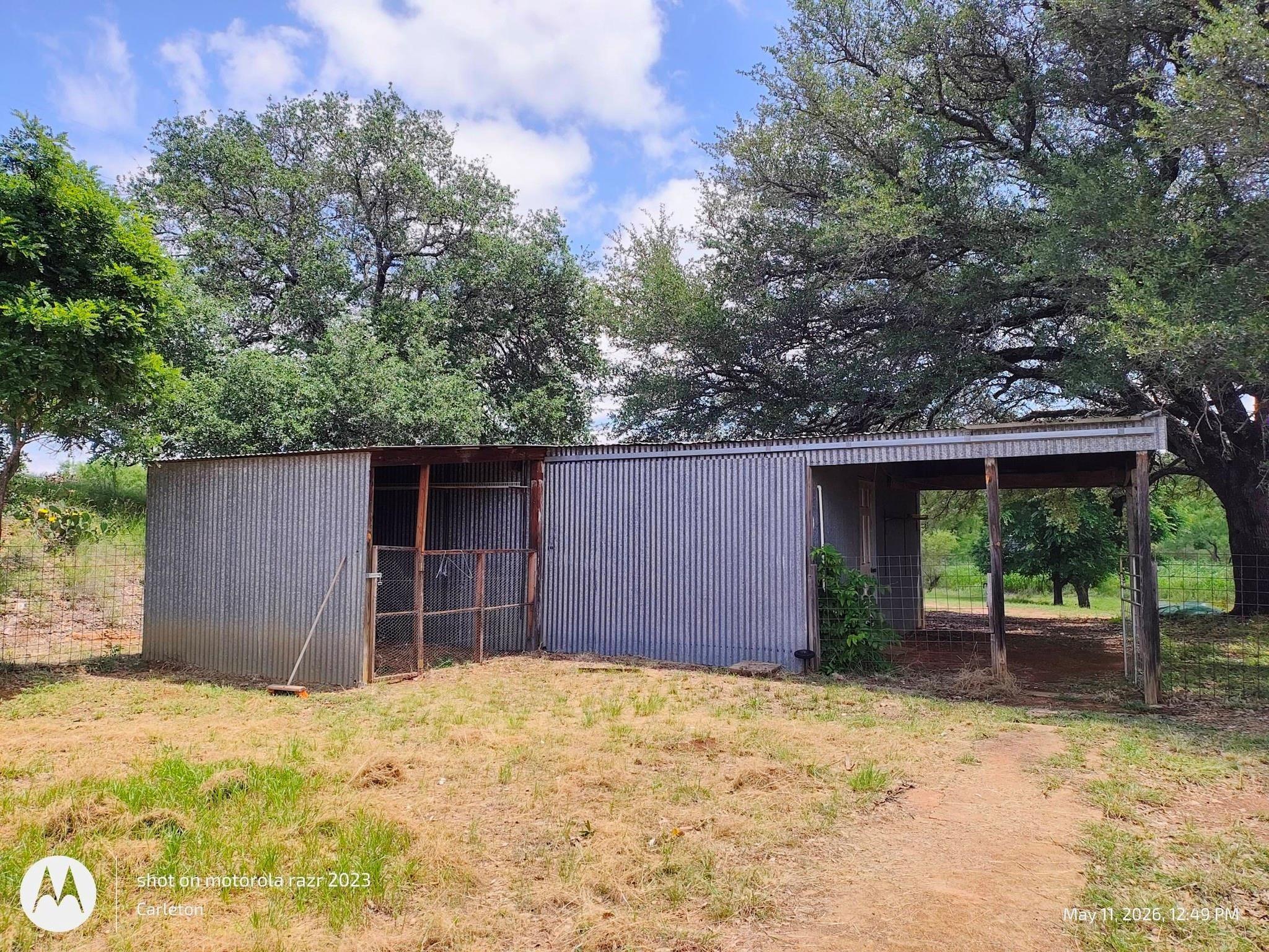 E Austin St, Llano, TX 78643