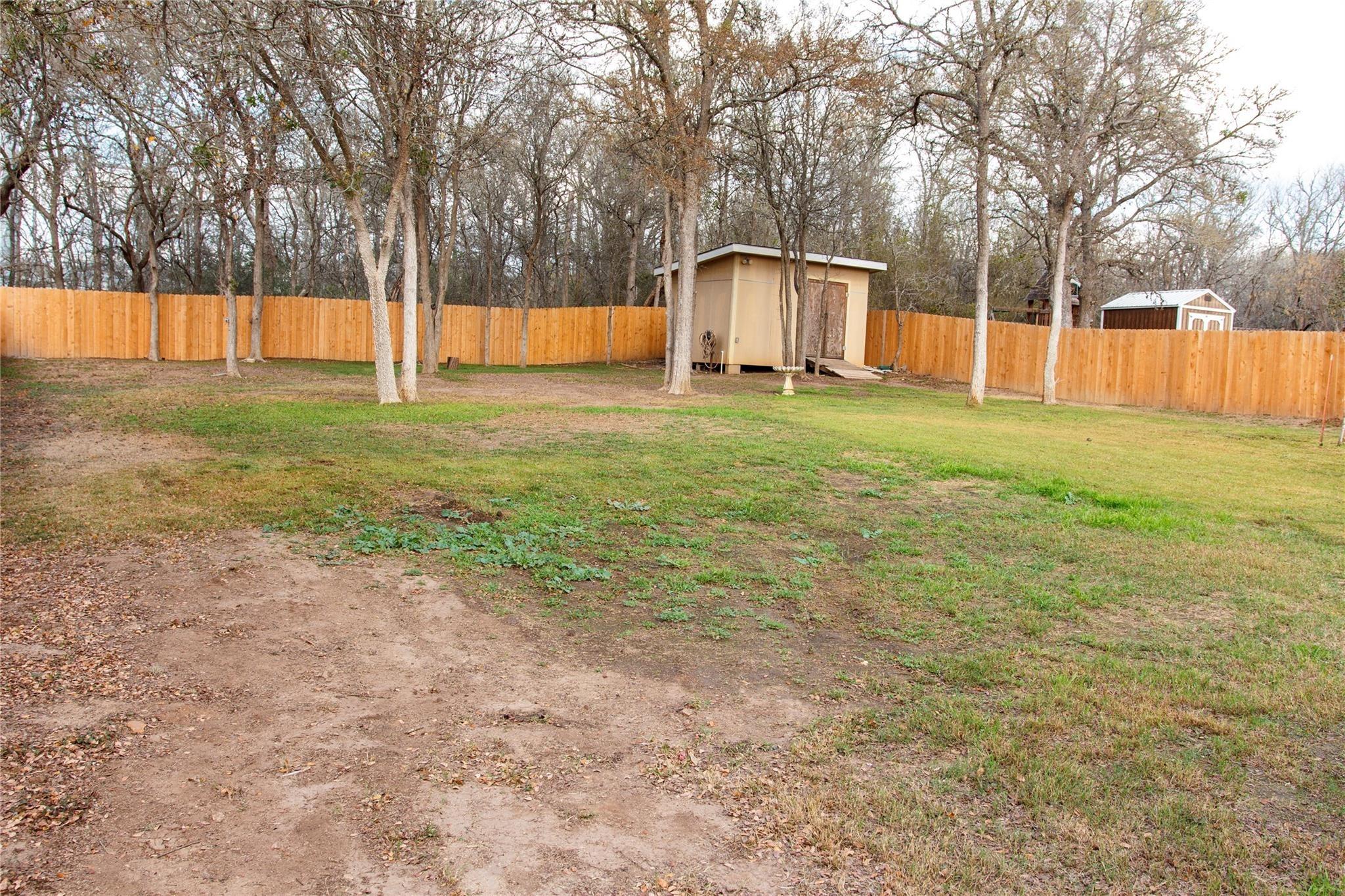 E Keanahalululu Ln, Bastrop, TX 78602