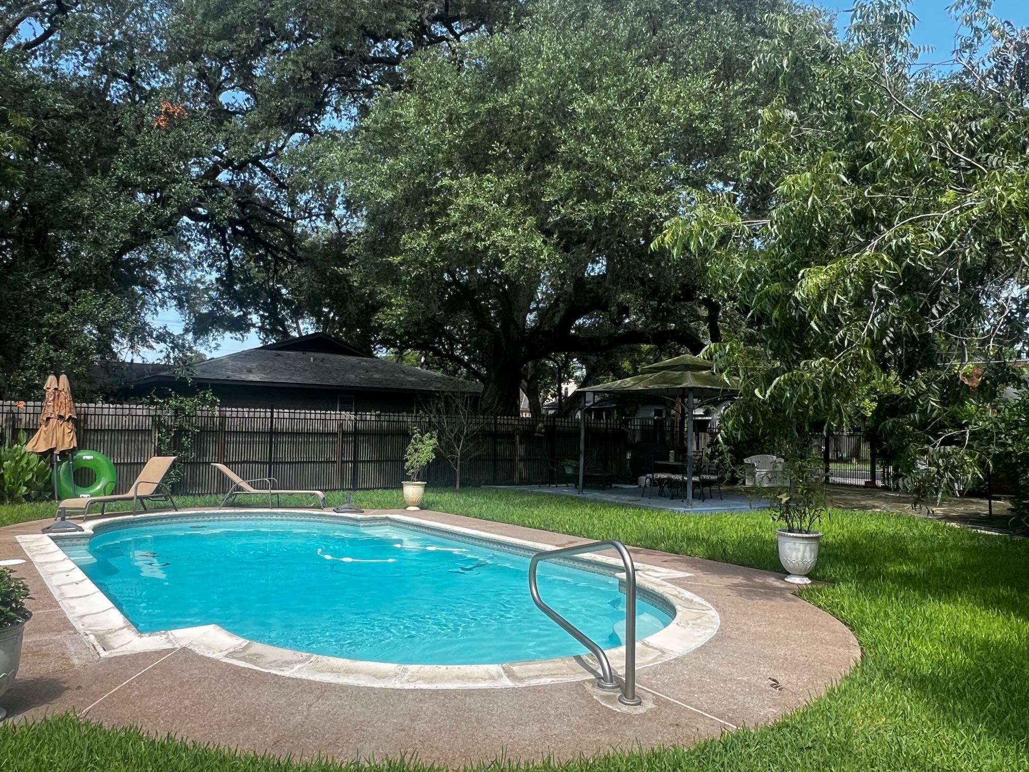 S Franklin St, La Grange, TX 78945