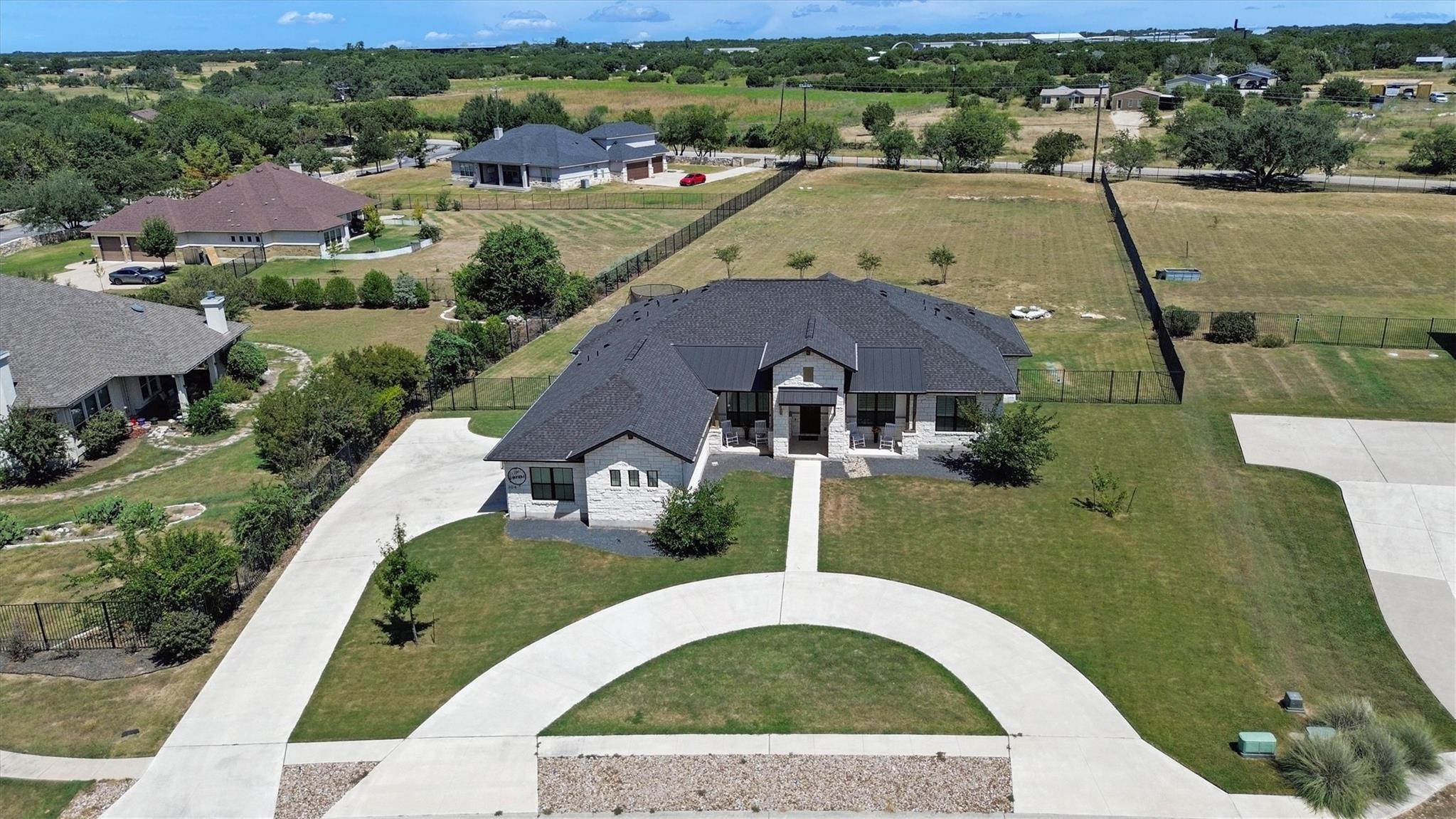 Buffalo Trl, Liberty Hill, TX 78642