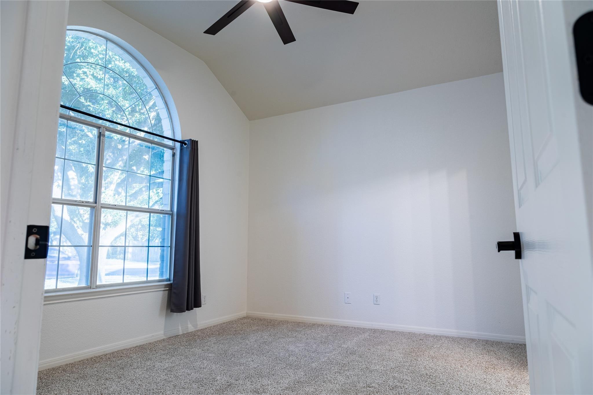 Lydia Ln, Thrall, TX 76578