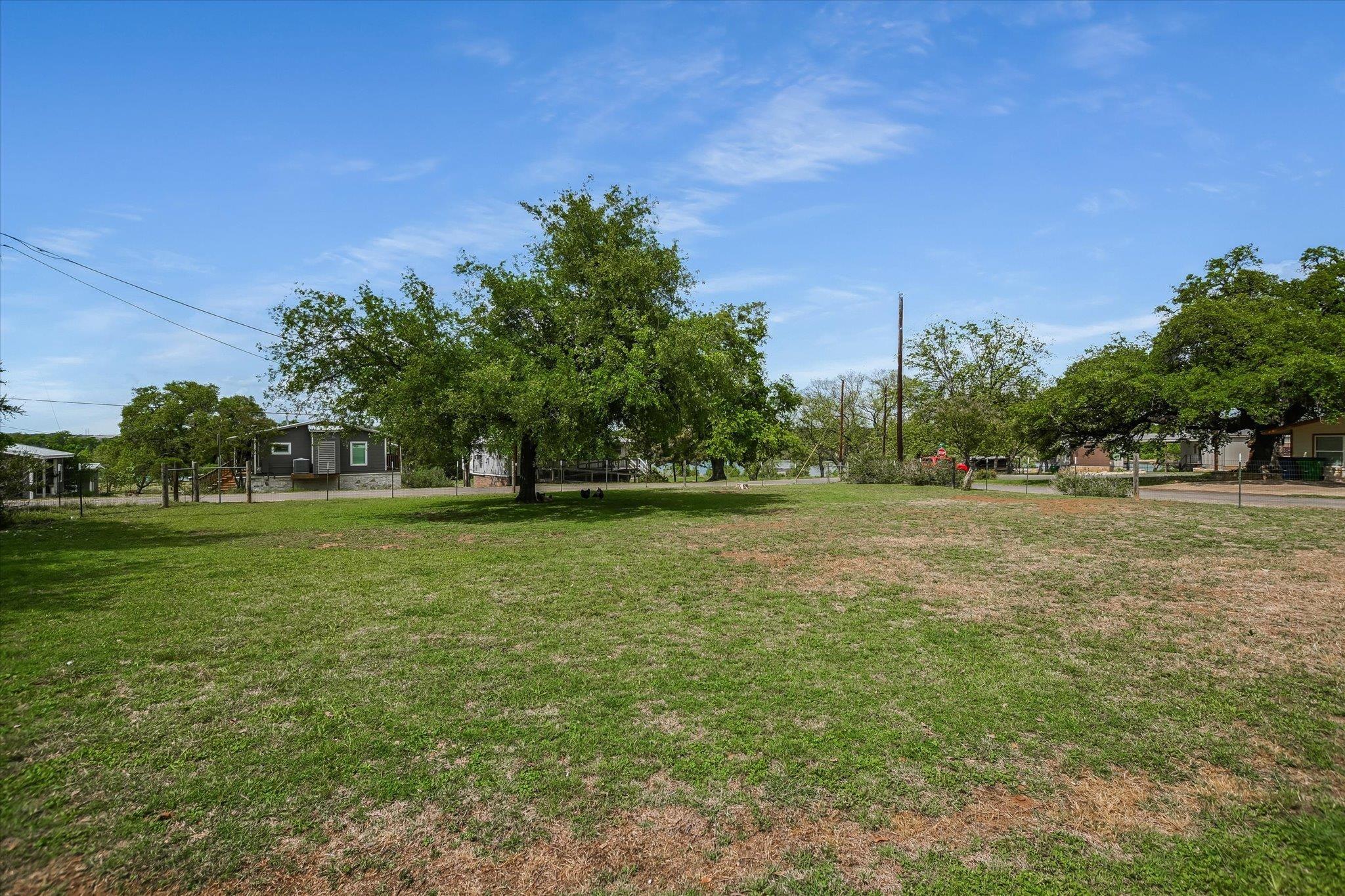 Pine Ln, Cottonwood Shores, TX 78657