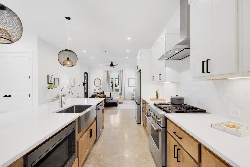 Lott Ave, Austin, TX 78721
