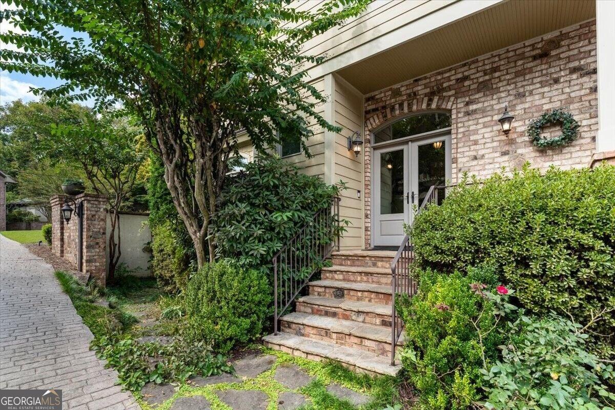 Weatherford Pl, Roswell, GA 30075
