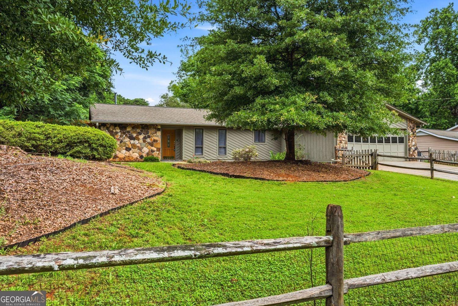 Mockernut Ct Sw, Lilburn, GA 30047