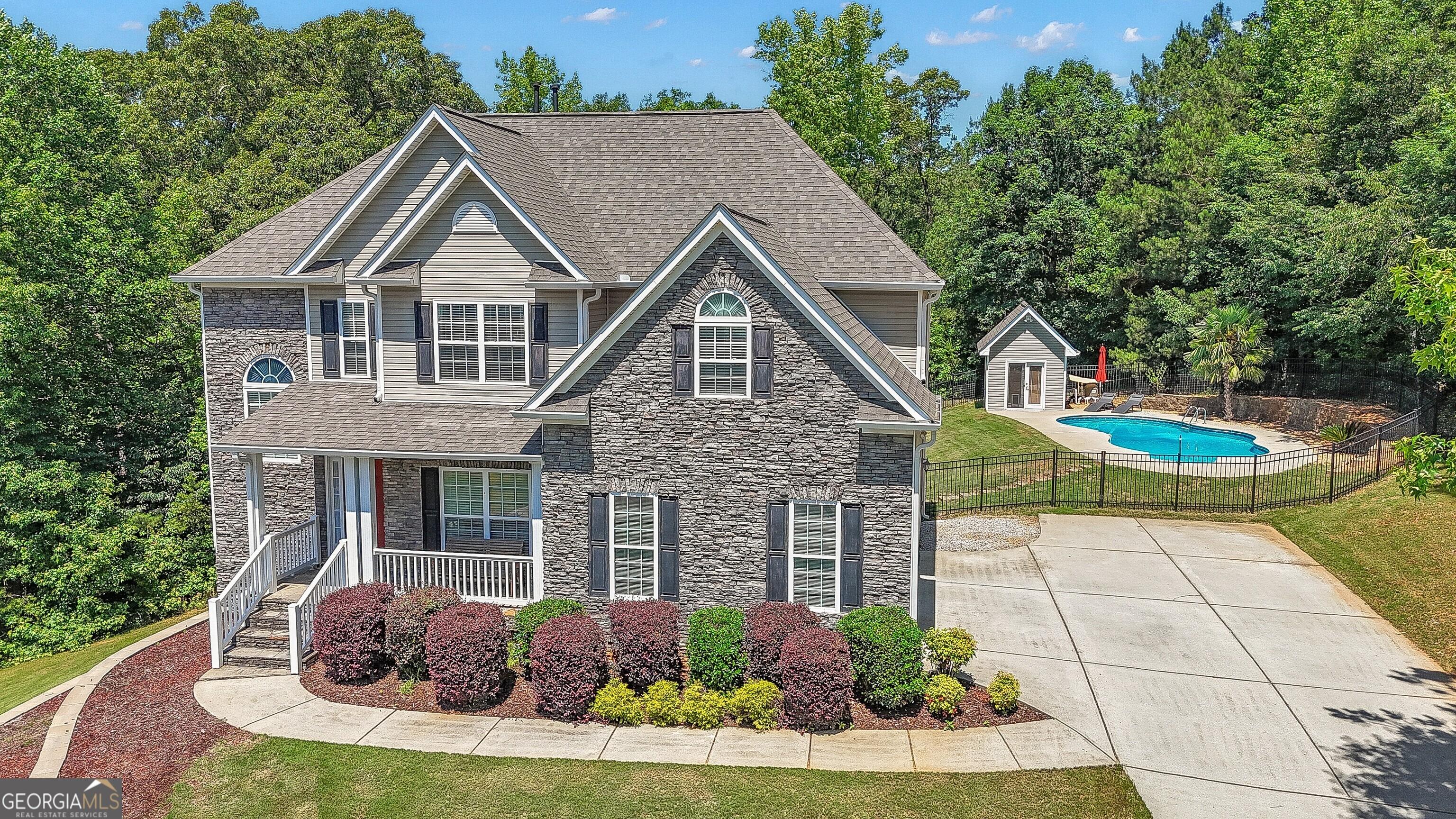 Hawthorne Pl, Sharpsburg, GA 30277