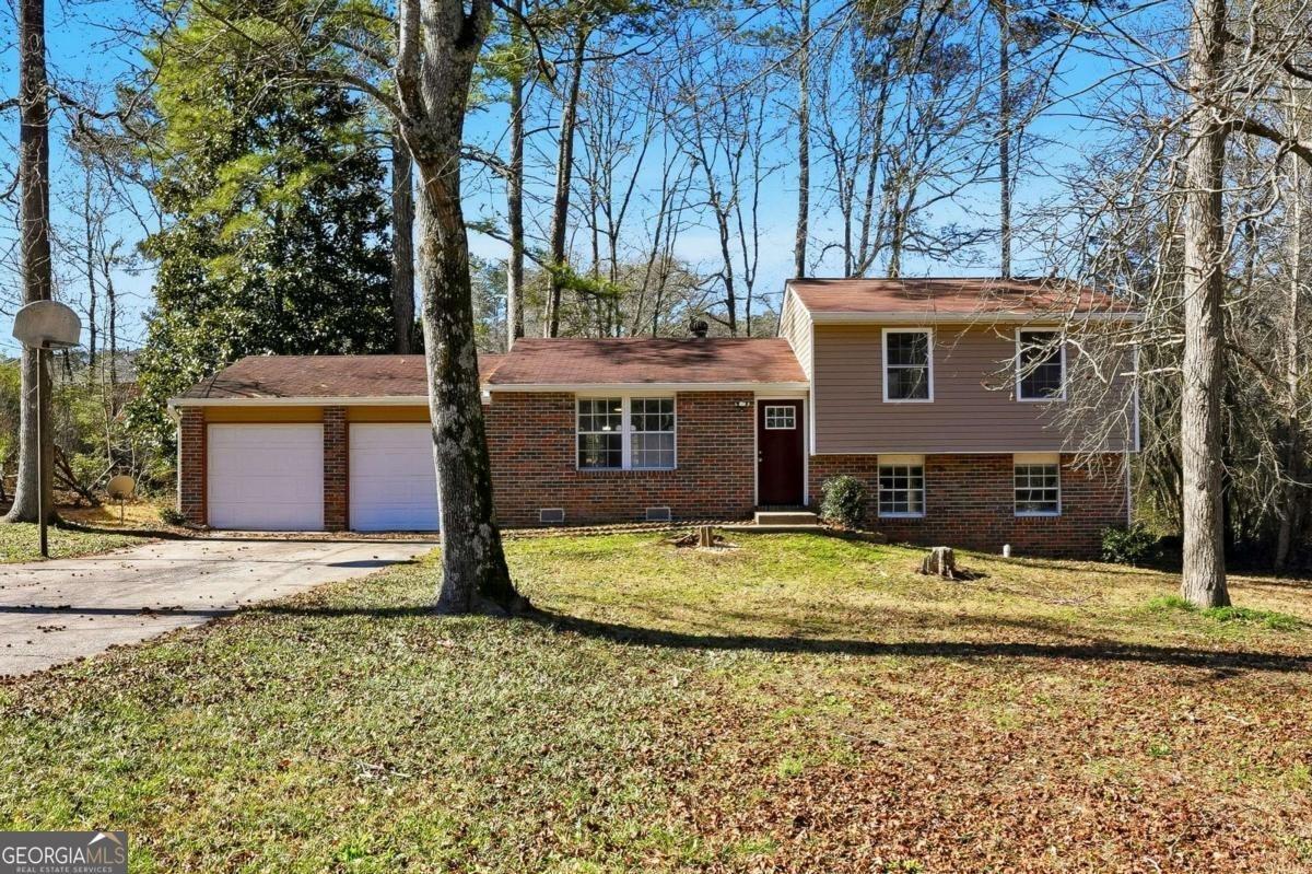 Bramblevine Cir, Lithonia, GA 30038