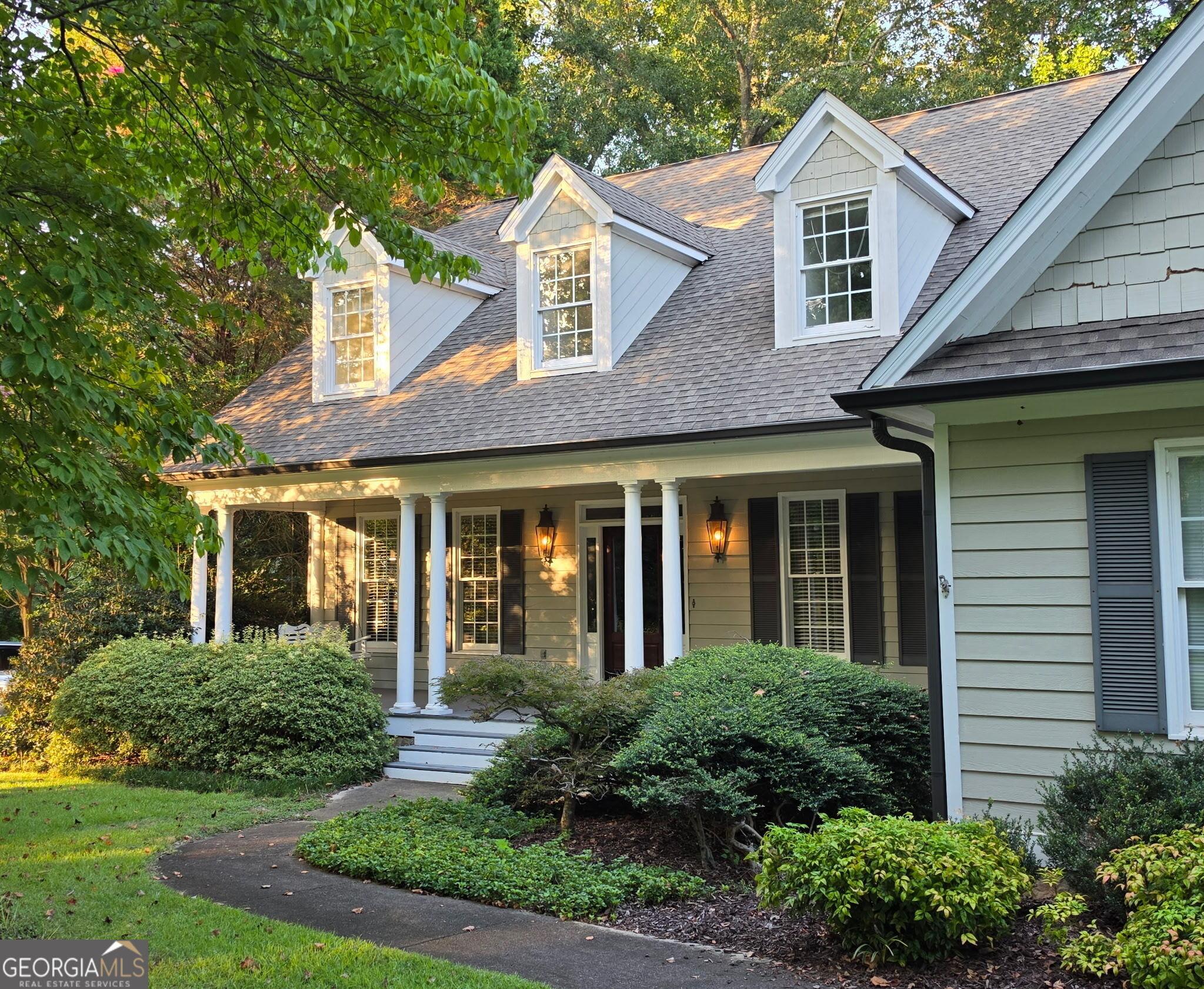 Shoreline Cir, Newnan, GA 30263
