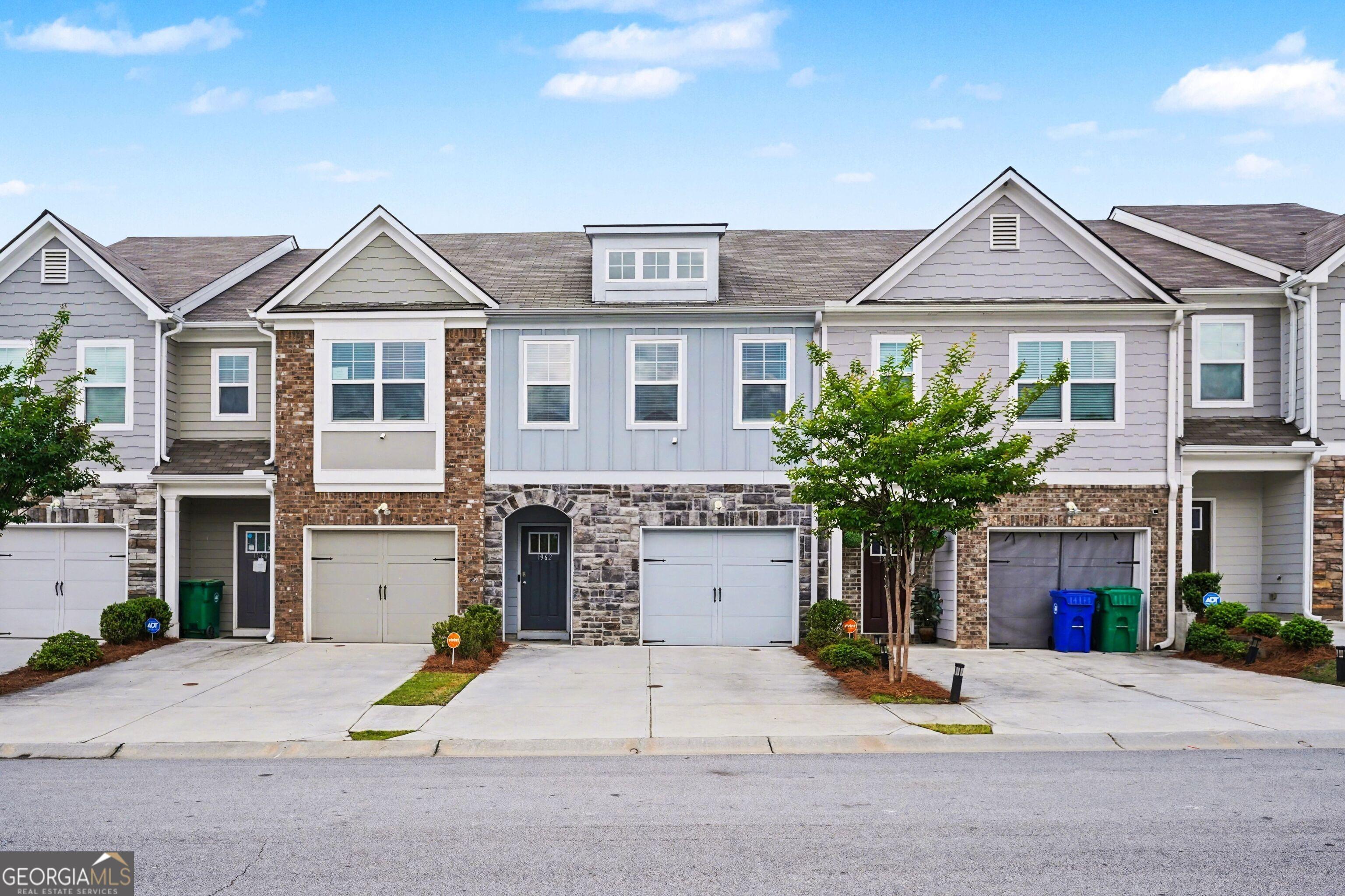 Dillon Dr, Lithonia, GA 30058