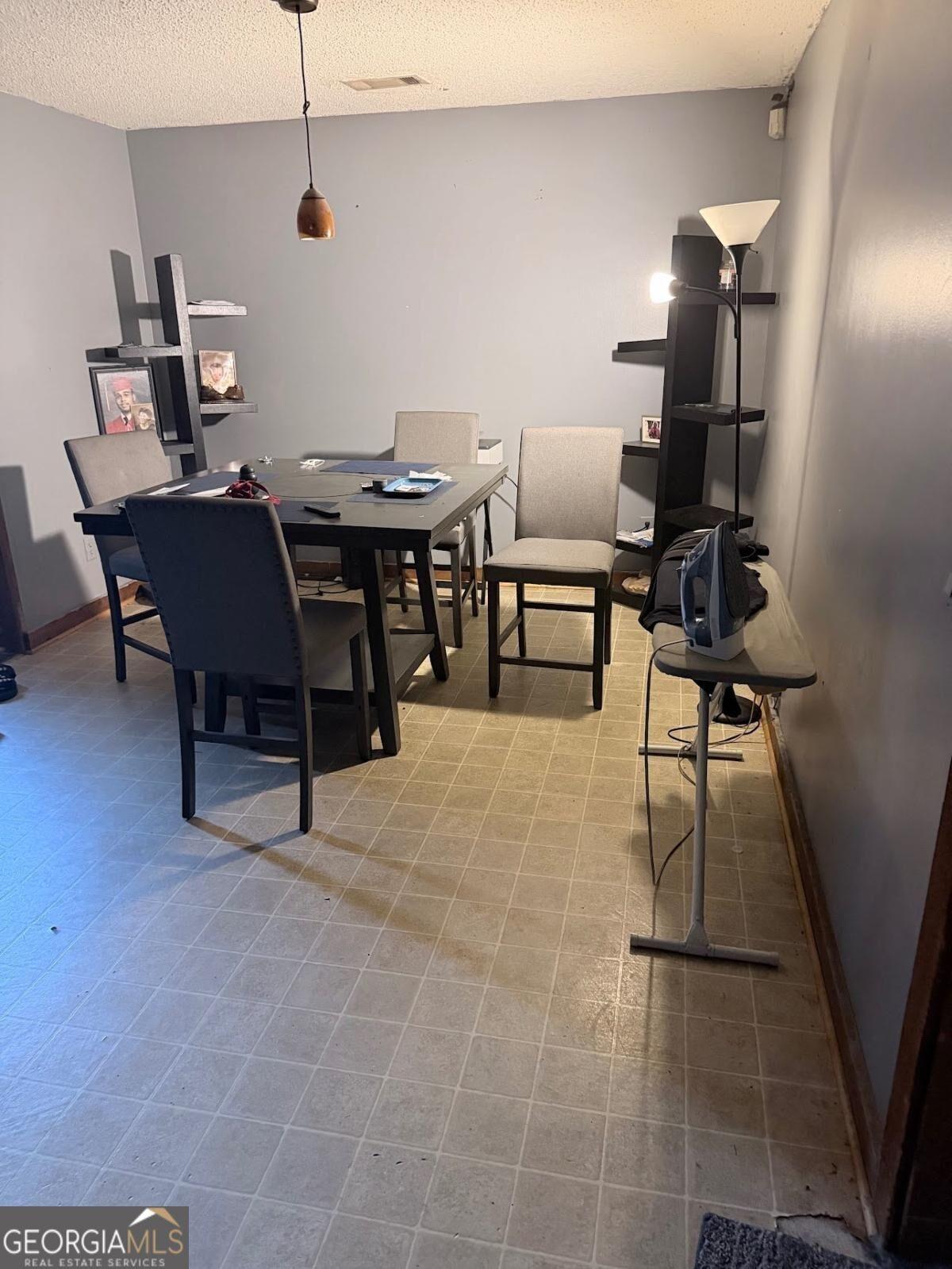 Quailwood Dr, Stone Mountain, GA 30088