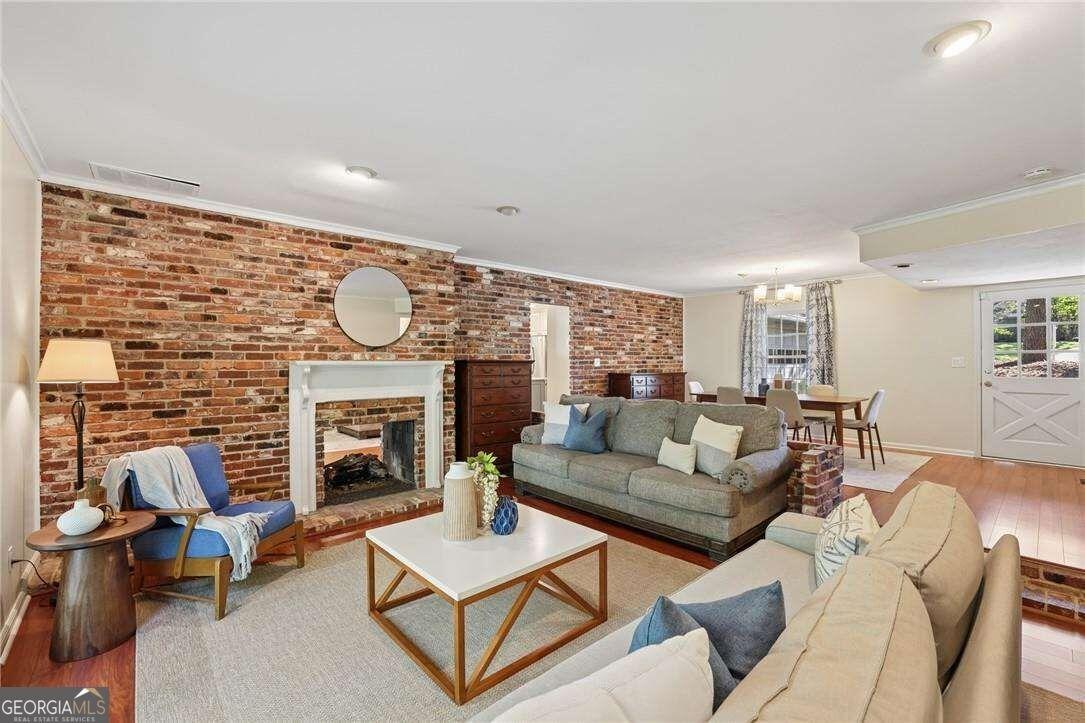 Dunnington Cir, Atlanta, GA 30341
