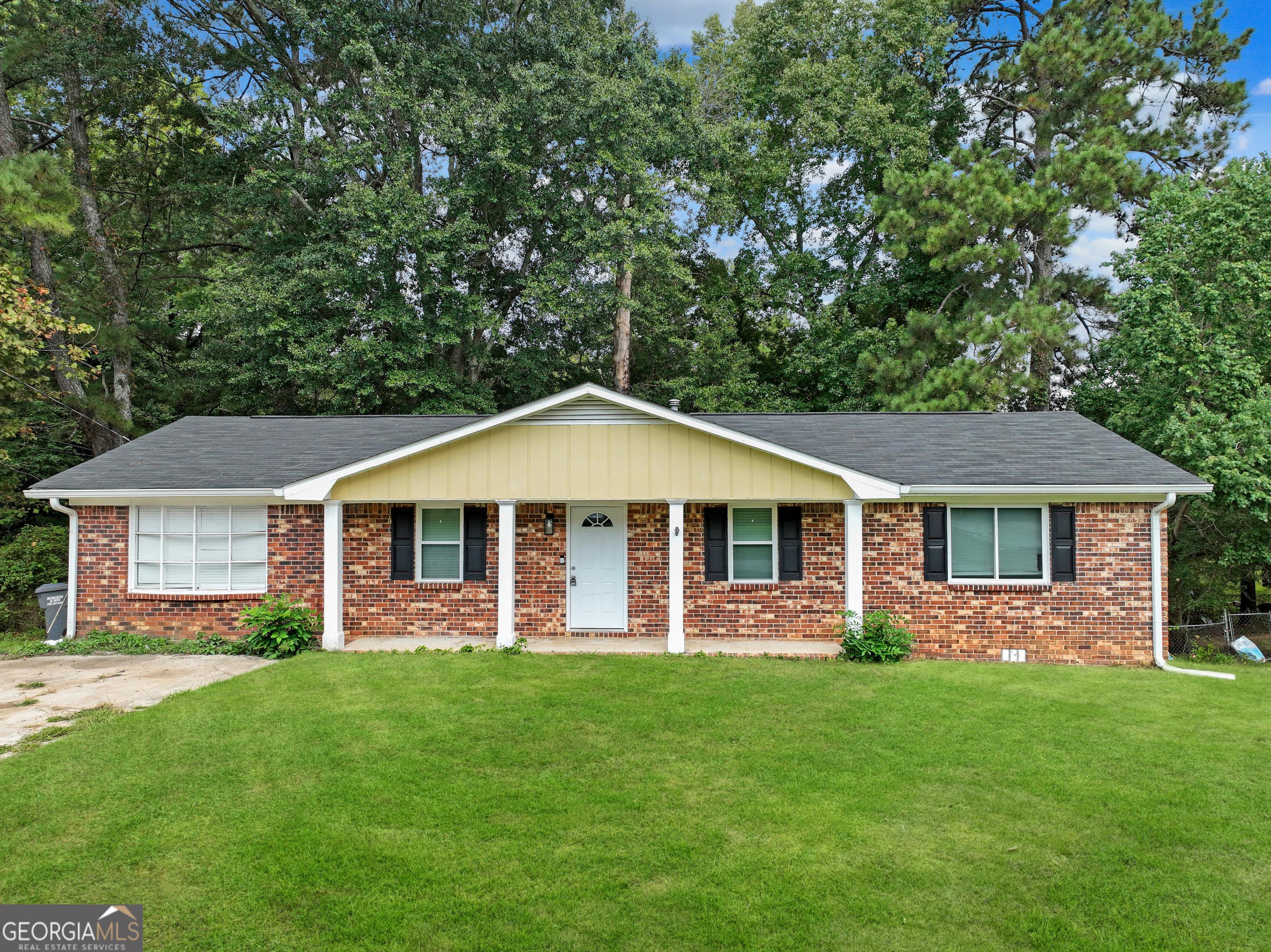 Lakeridge Dr Se, Conyers, GA 30094