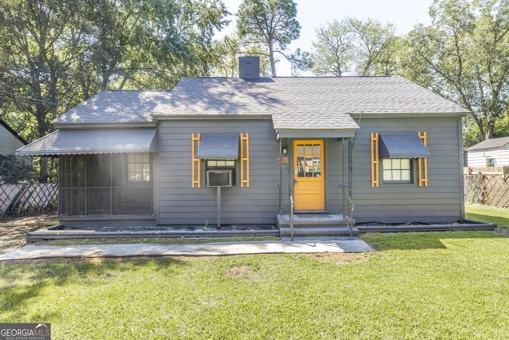 Villa Esta Cir, Macon, GA 31206