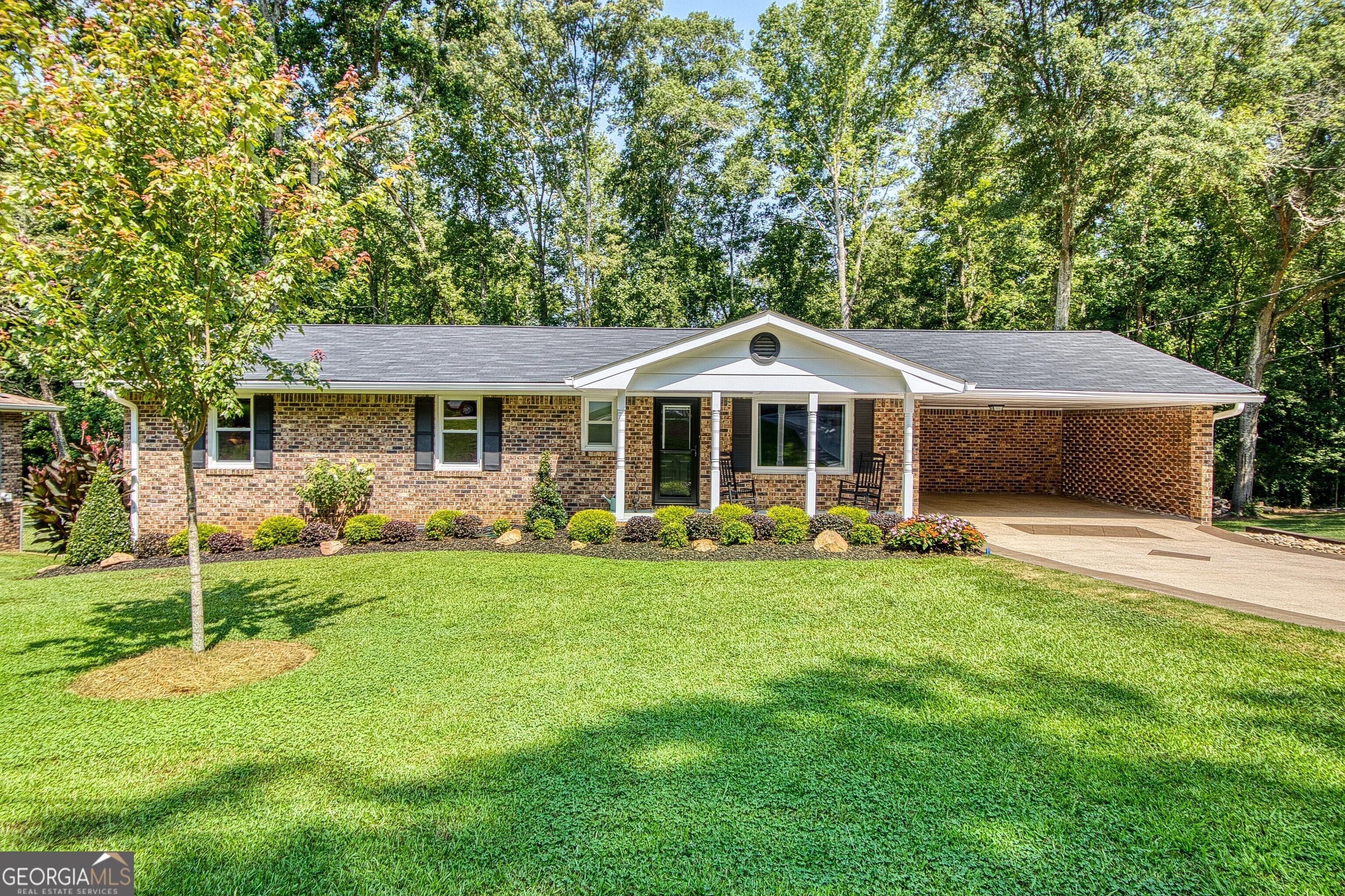 Lynhaven Dr, Newnan, GA 30263