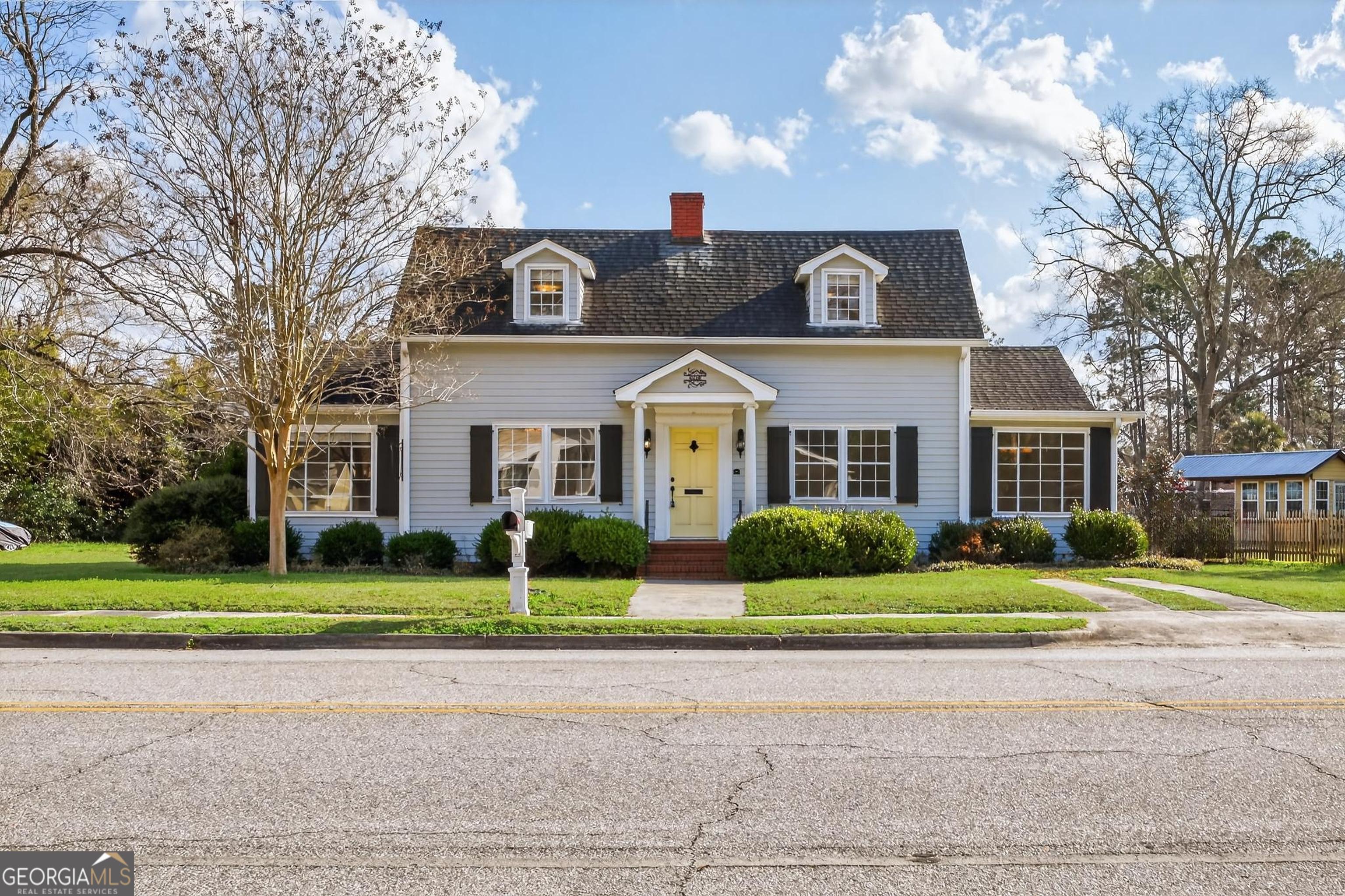 W Liberty St, Claxton, GA 30417