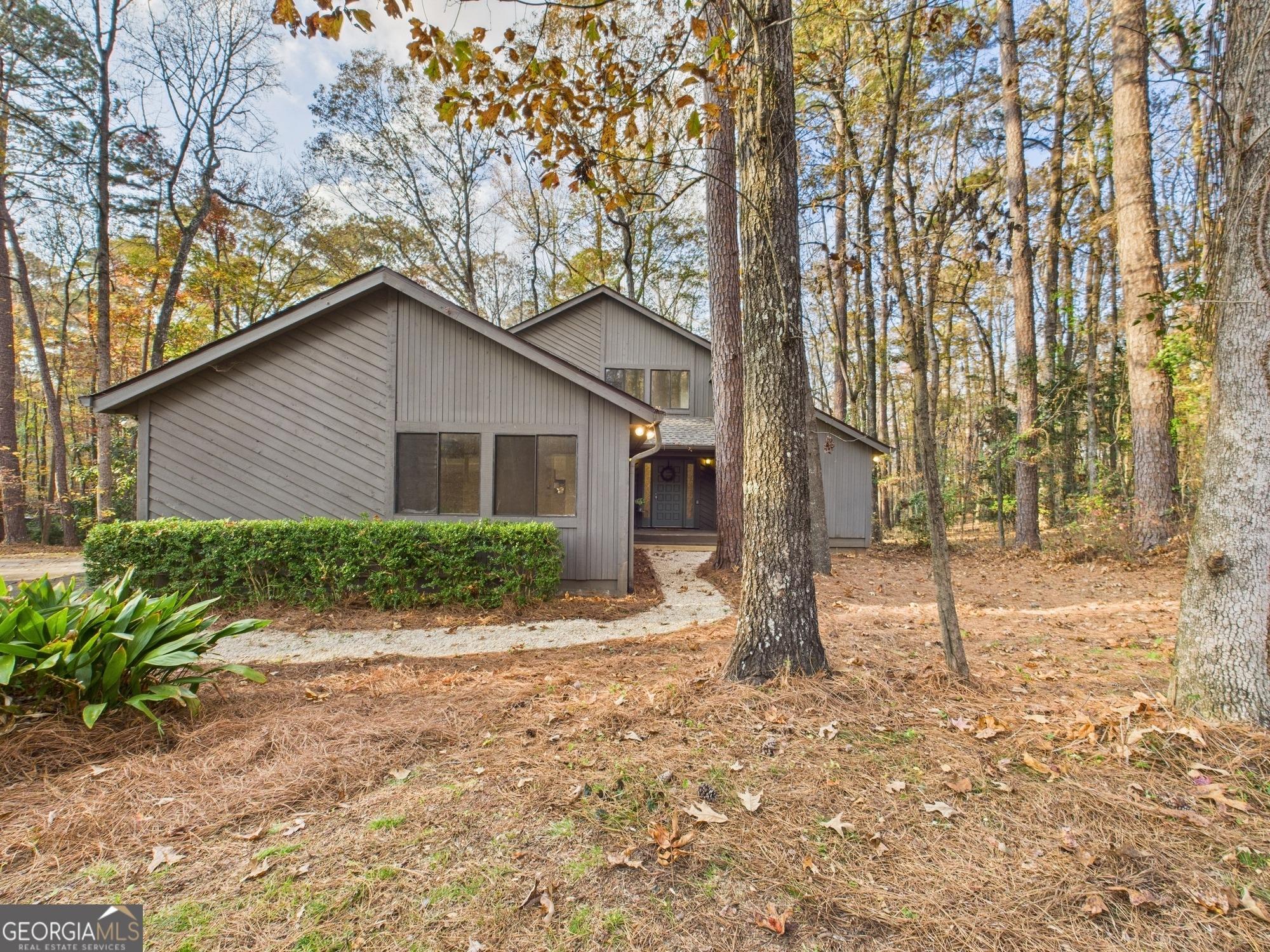 Hilltop Cir, Macon, GA 31210