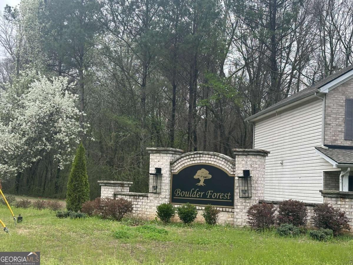 Boulder Forest Dr, Ellenwood, GA 30294
