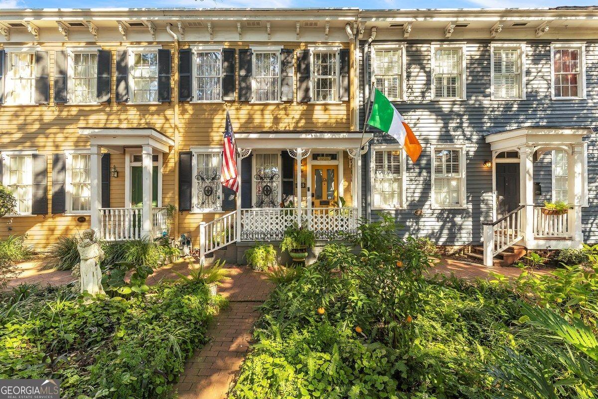 E Jones St, Savannah, GA 31401