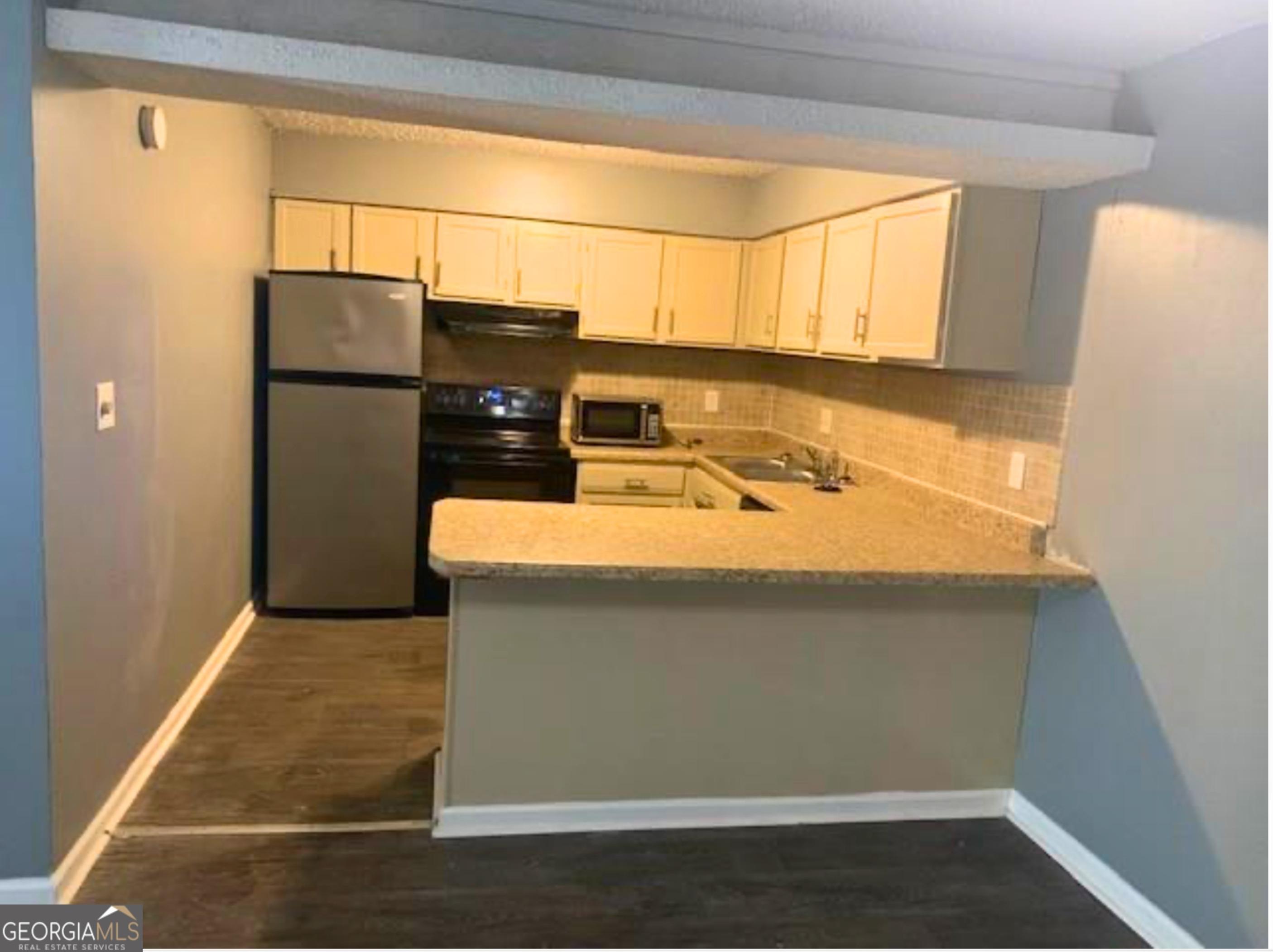 Camelot Dr, Atlanta, GA 30349