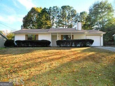 Walnut Creek Ln, Jonesboro, GA 30238