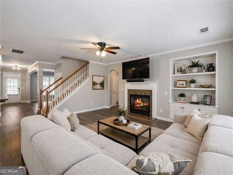 Brookstone Cir, Flowery Branch, GA 30542