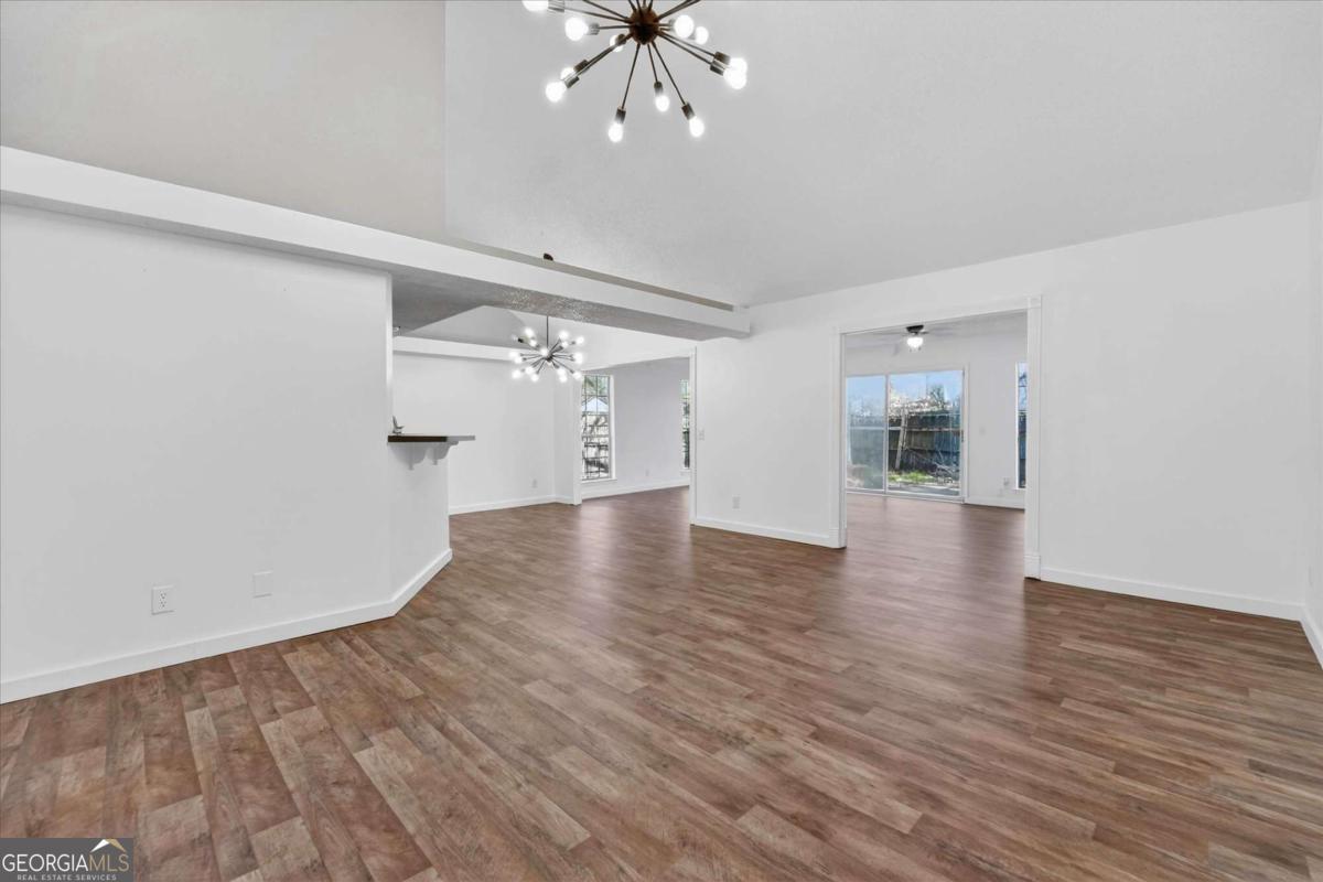 English Saddle Ct, Savannah, GA 31406