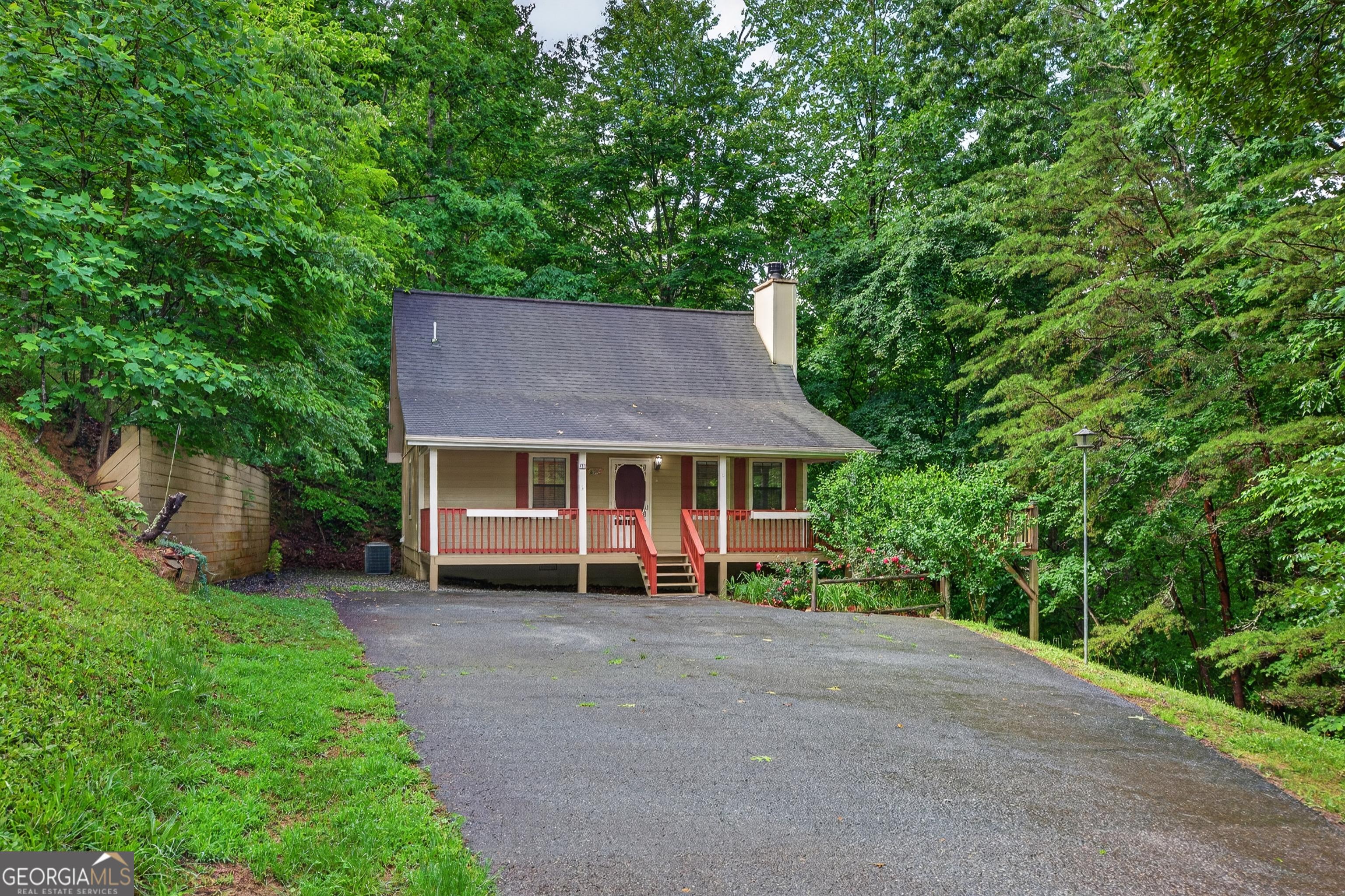 April Ln, Blairsville, GA 30512